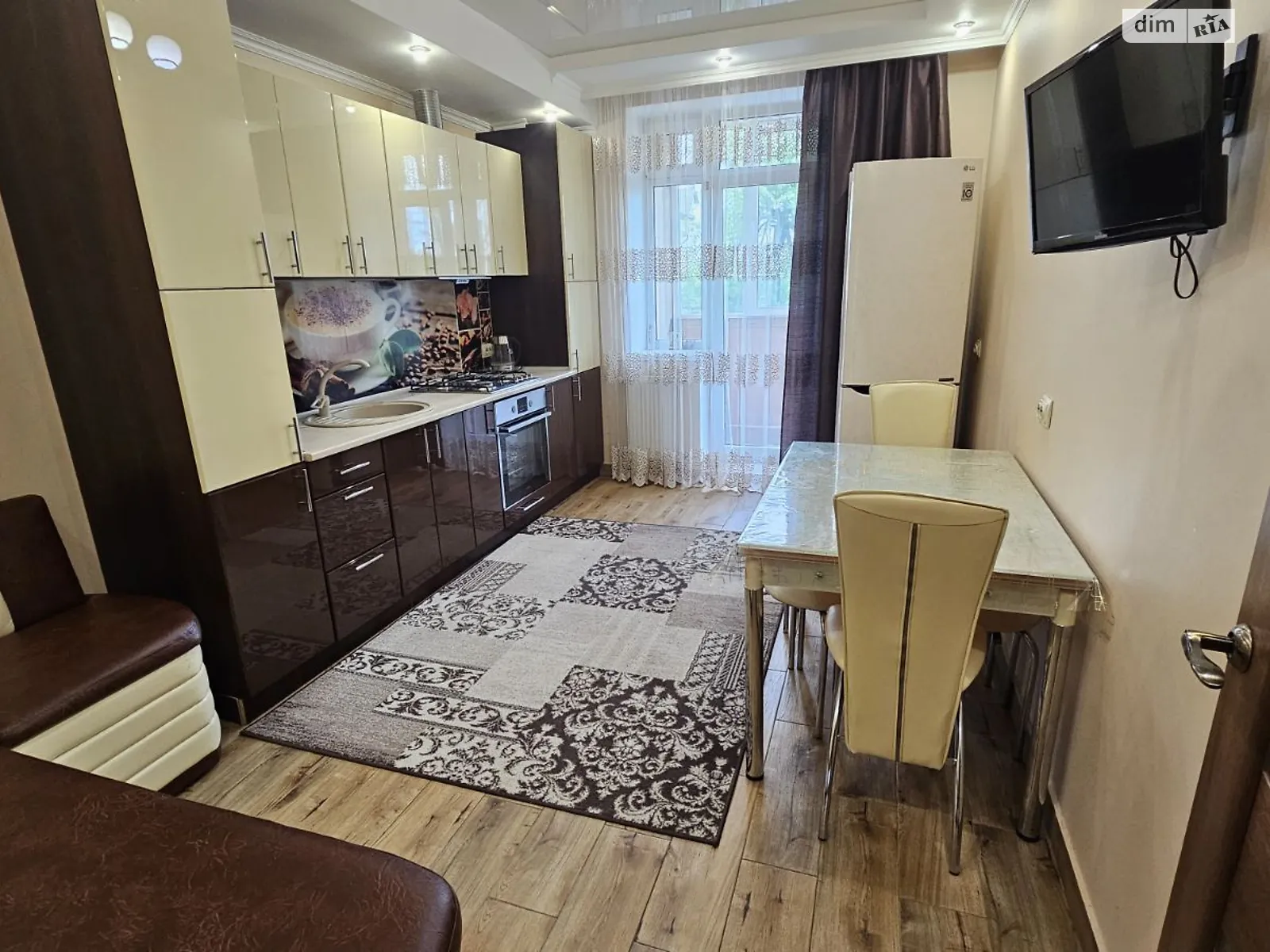 1-комнатная квартира 45 кв. м в Тернополе, цена: 10000 грн