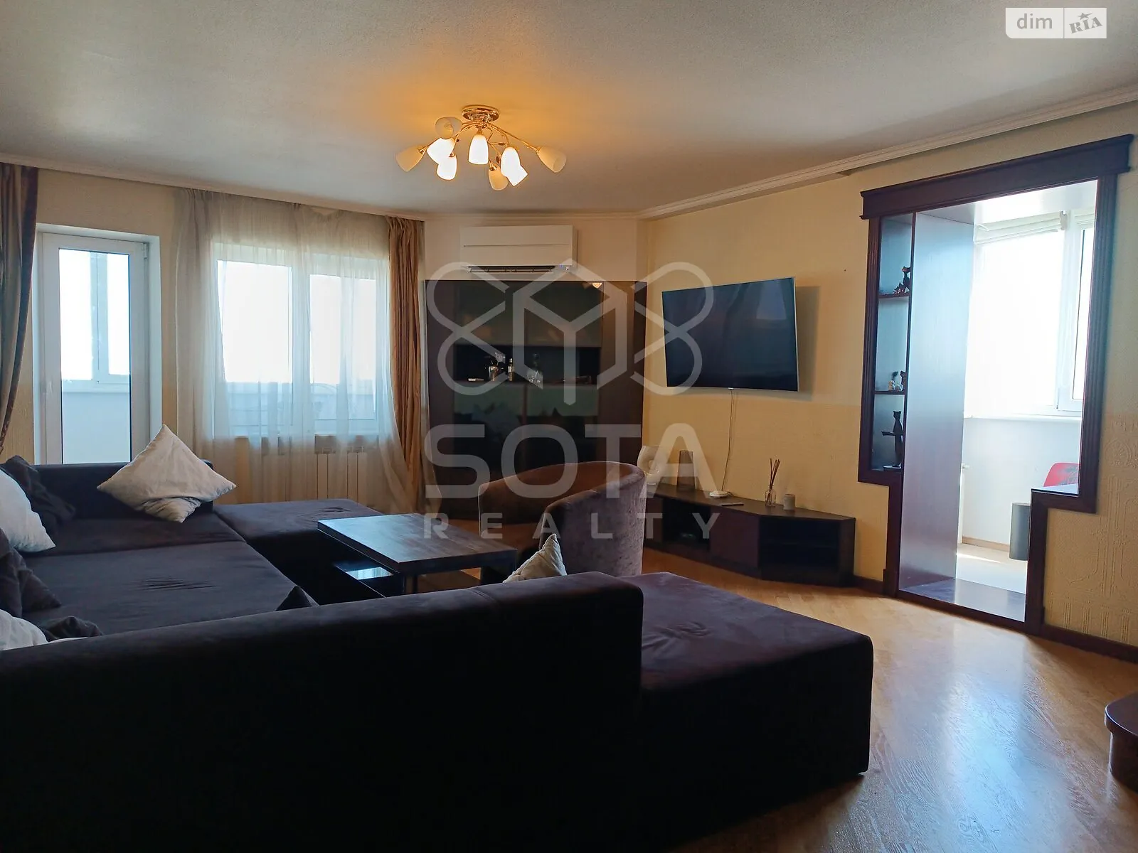 Продается 4-комнатная квартира 134 кв. м в Киеве, ул. Богатырская, 6/1 - фото 1