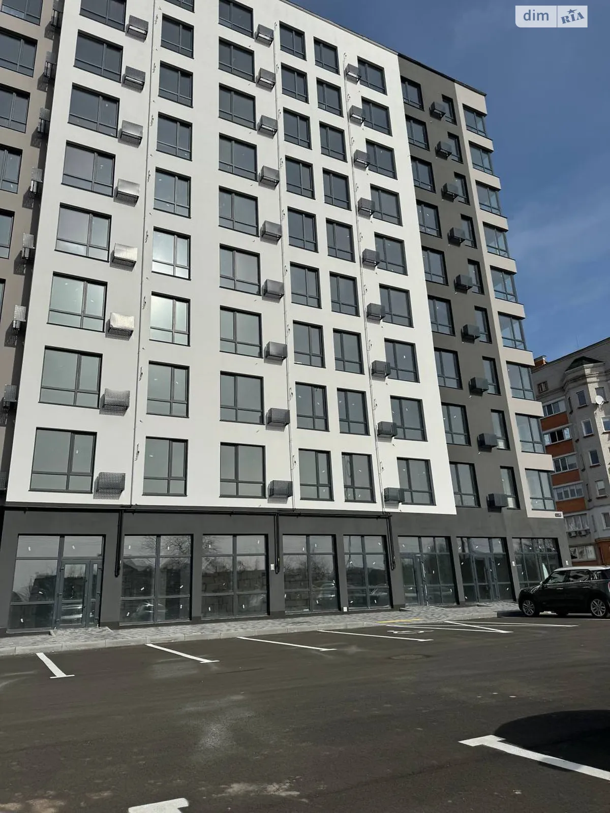 Продается 1-комнатная квартира 42 кв. м в Чернигове, цена: 28000 $