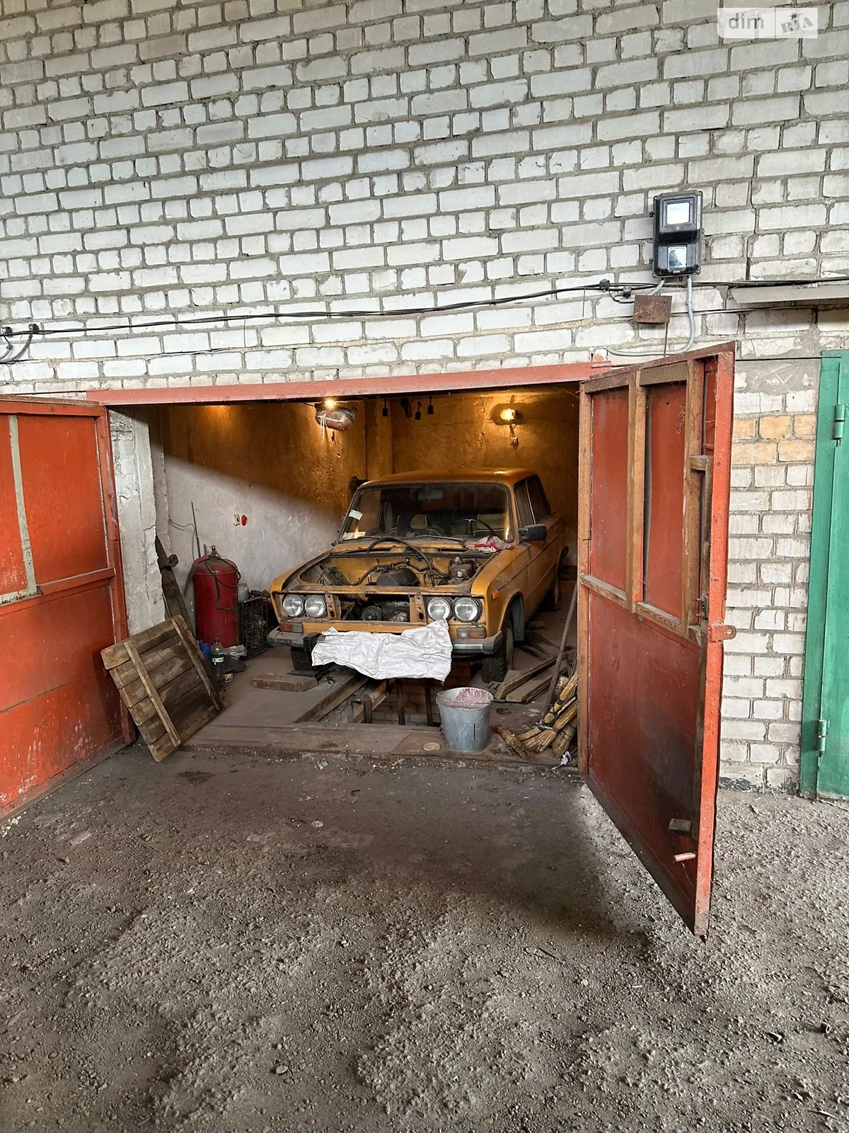 Продается отдельно стоящий гараж под легковое авто на 36 кв. м - фото 2