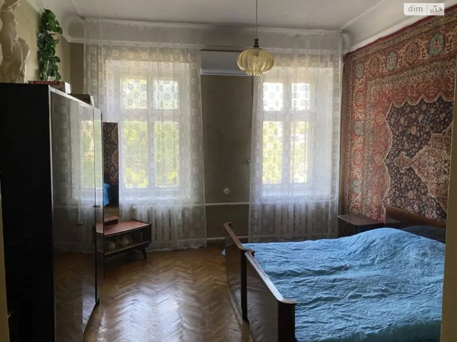Продається 2-кімнатна квартира 34 кв. м у Одесі, вул. Приморська