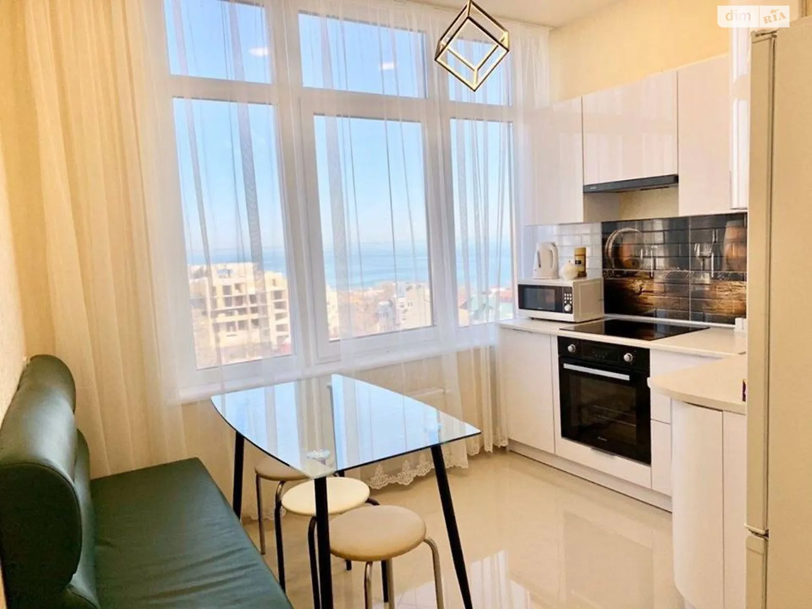 Продается 1-комнатная квартира 53 кв. м в Одессе, ул. Каманина