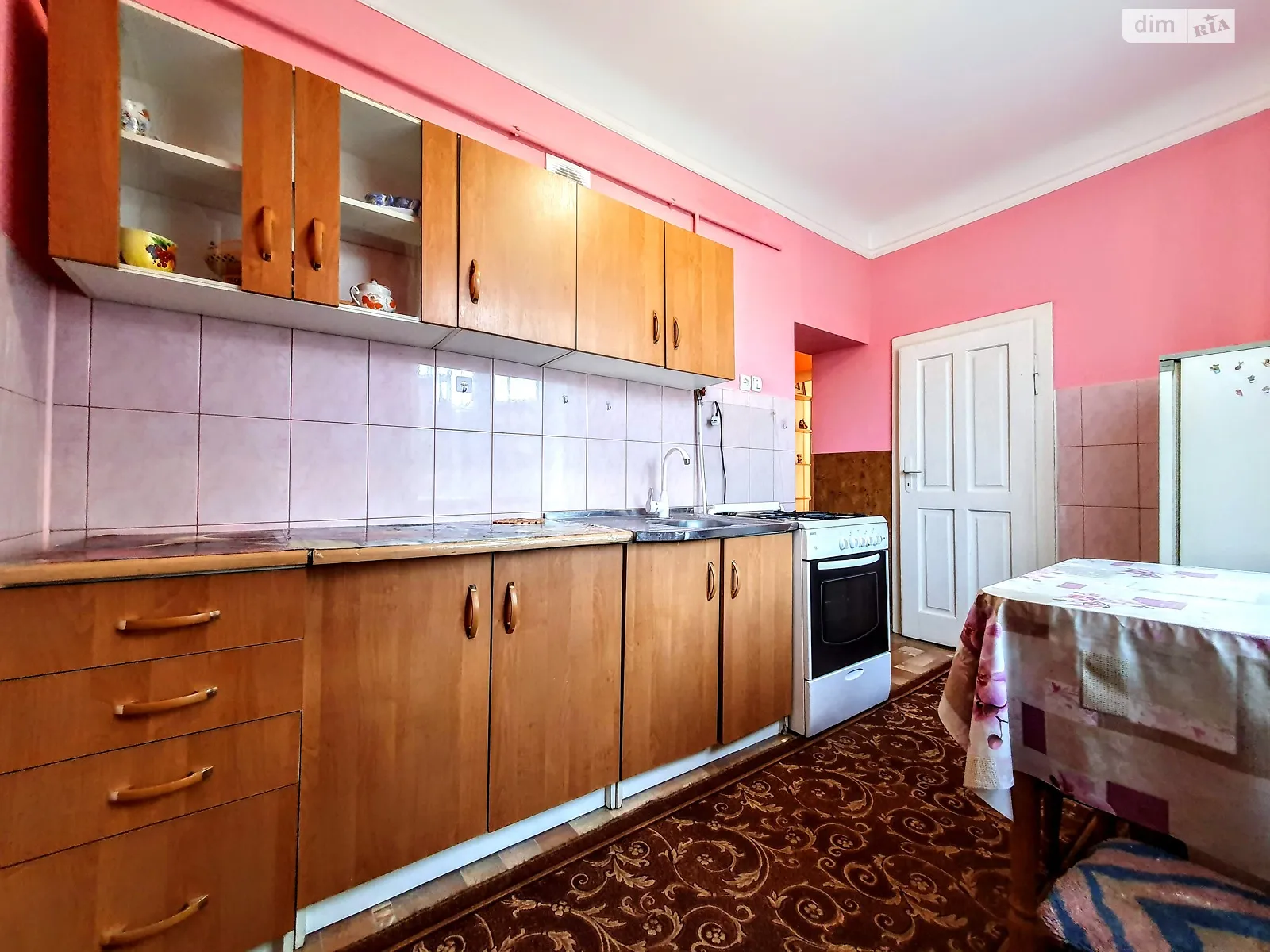 Сдается в аренду 1-комнатная квартира 45 кв. м в Черновцах, цена: 220 $
