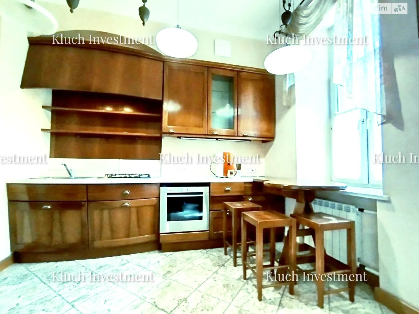 Продается 2-комнатная квартира 67 кв. м в Киеве, ул. Банковая, 1