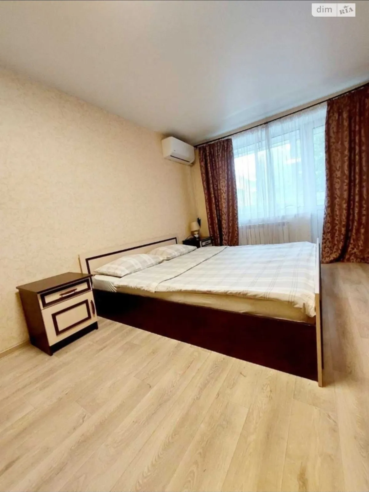 Продается 1-комнатная квартира 39 кв. м в Днепре, просп. Науки(Гагарина), 169