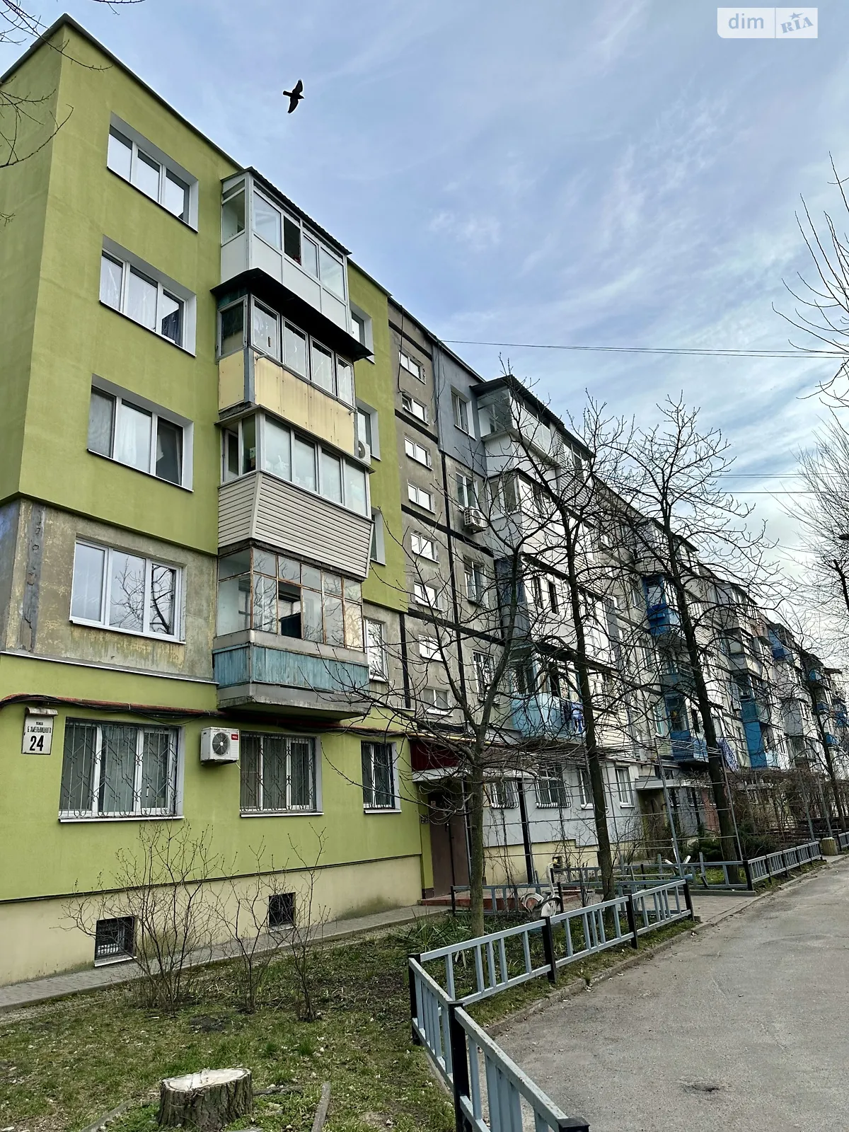 Продається 3-кімнатна квартира 63 кв. м у Дніпрі, вул. Хмельницького Богдана, 24