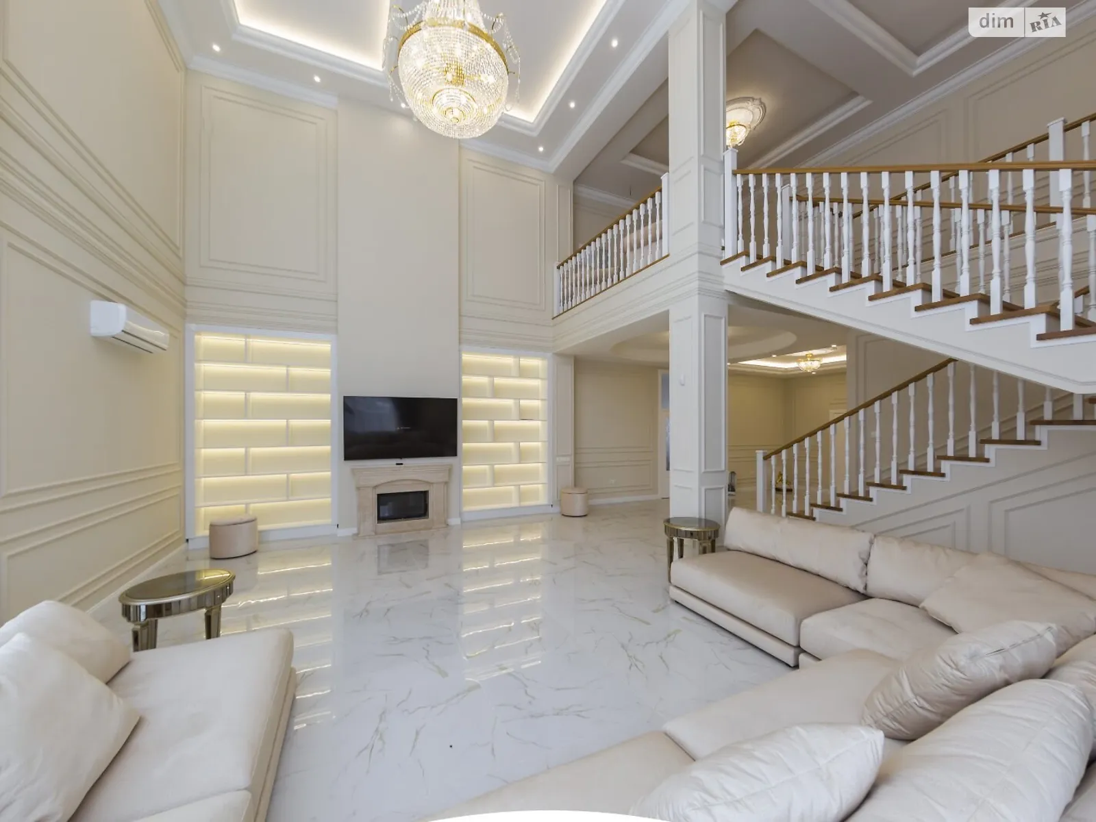 Продается дом на 2 этажа 350 кв. м с камином, цена: 850000 $ - фото 1