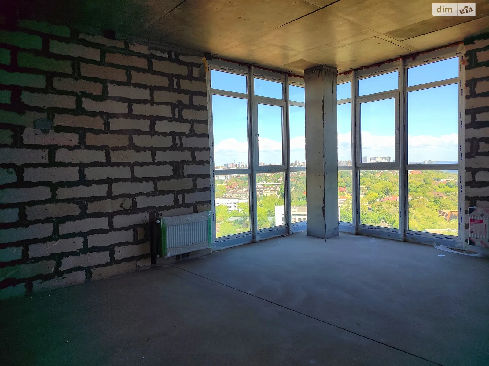 Продается 3-комнатная квартира 84 кв. м в Одессе, Фонтанская дор. - фото 1