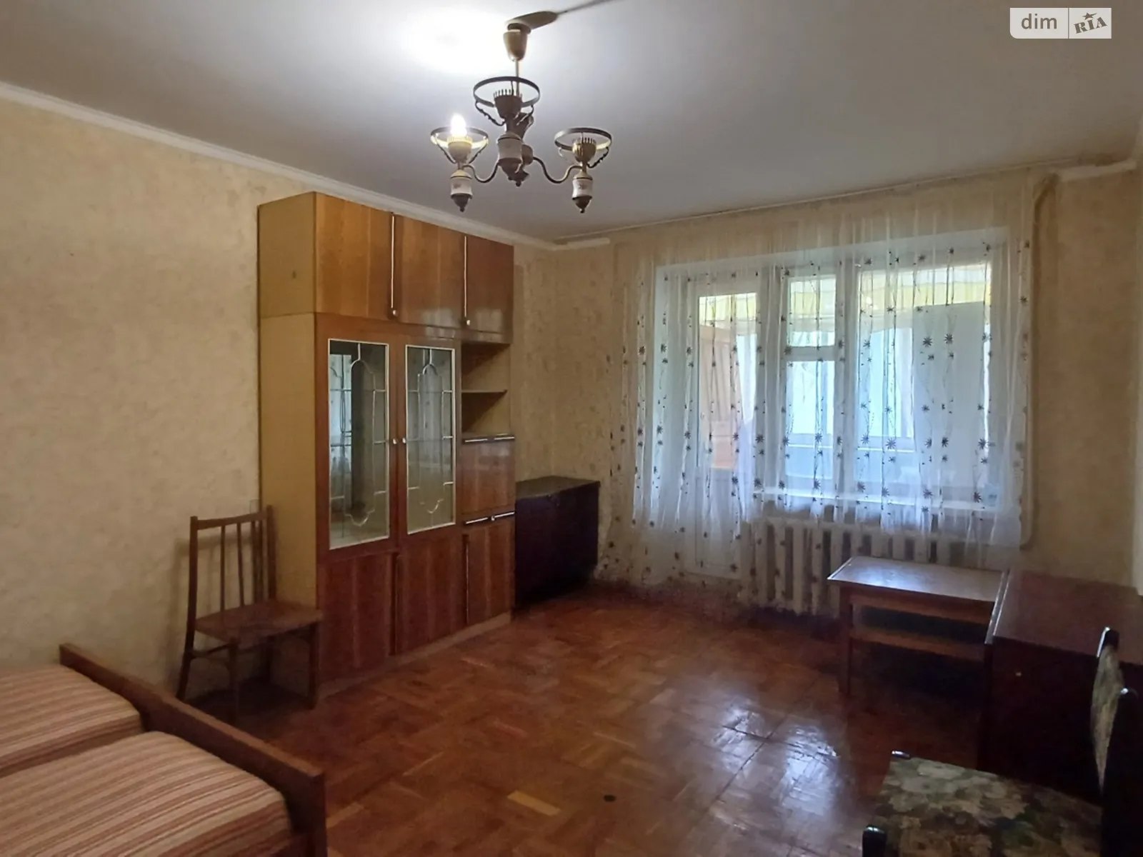 Продается 2-комнатная квартира 52 кв. м в Чернигове, цена: 28000 $