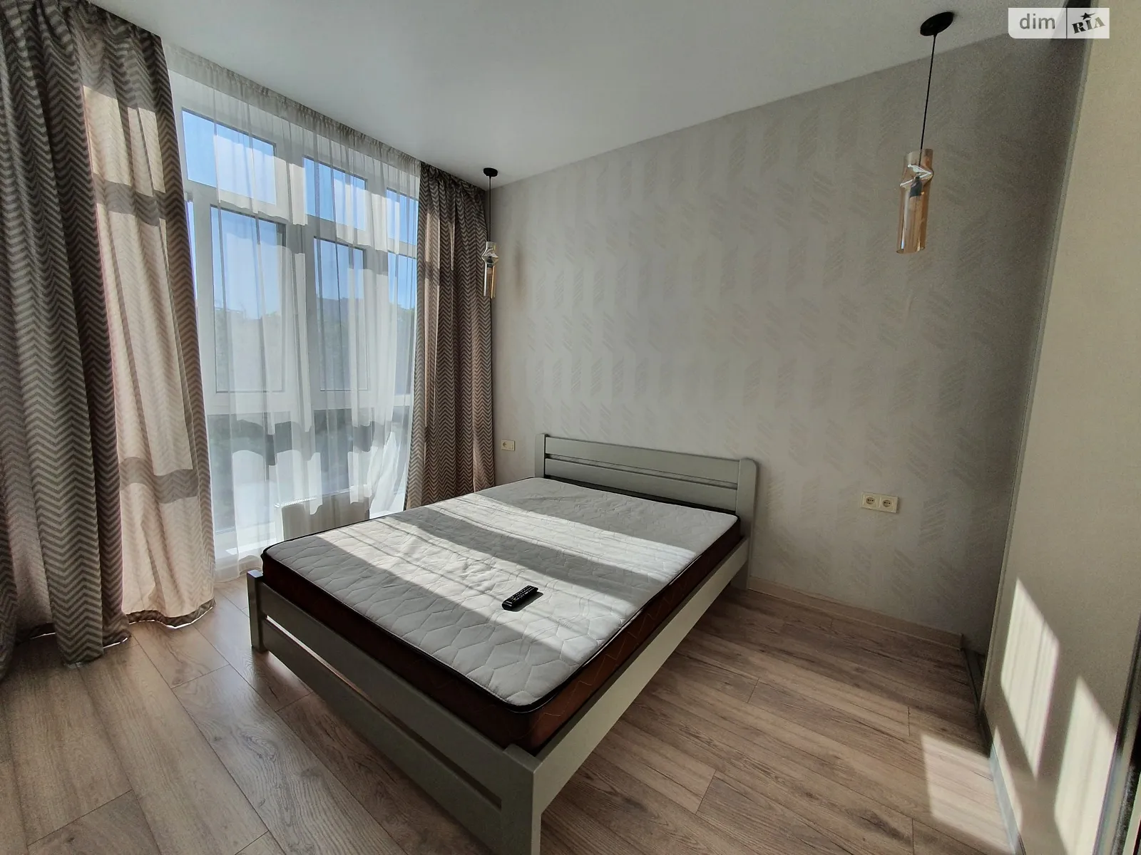 Здається в оренду 1-кімнатна квартира 49 кв. м у Одесі, просп. Гагаріна, 19 корпус 1 - фото 1