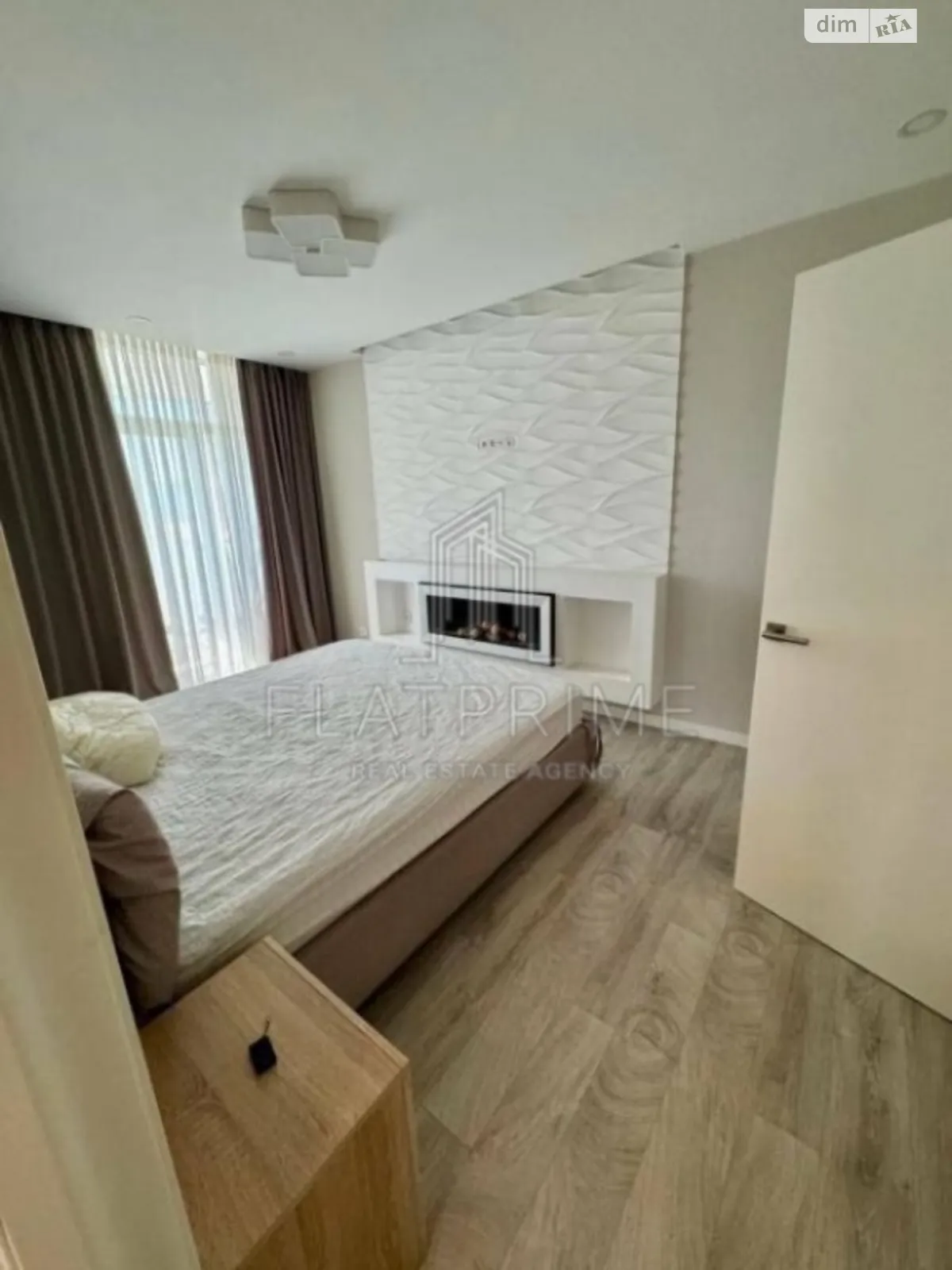 Продается 2-комнатная квартира 74 кв. м в Киеве, ул. Ростиславська(Маршала Рыбалко), 5Б
