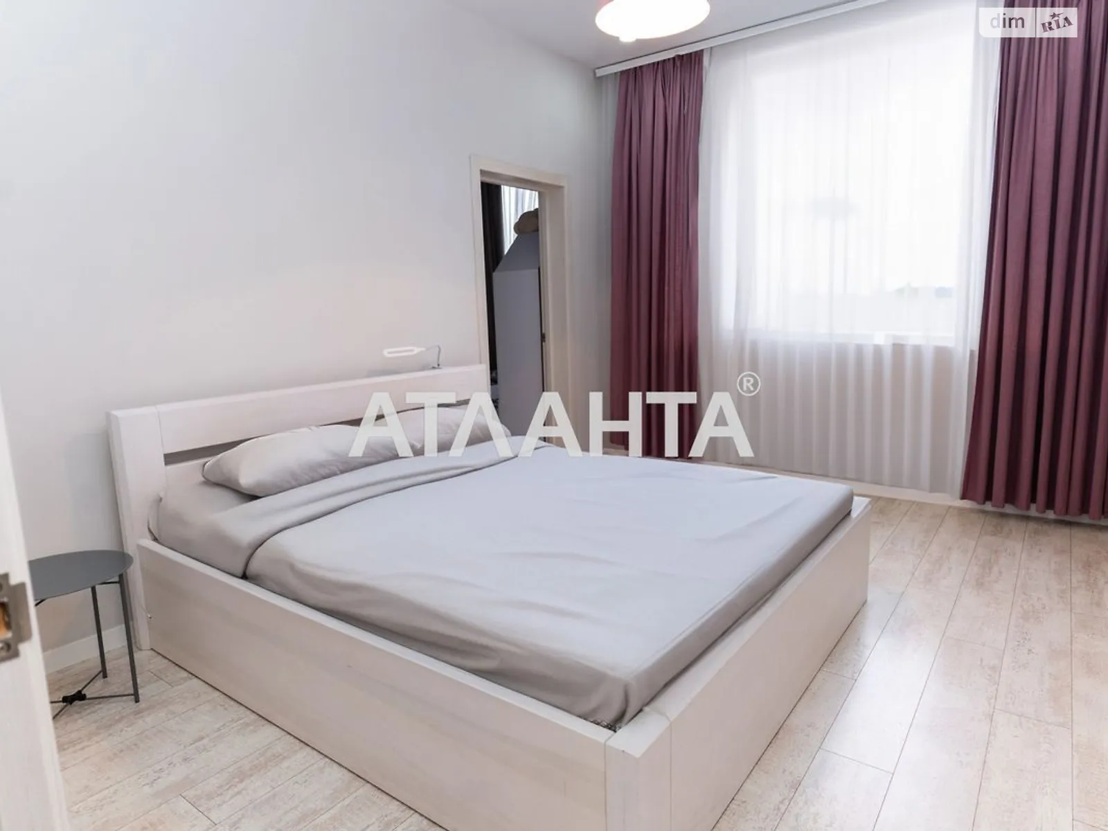 Продается 2-комнатная квартира 62 кв. м в Одессе, ул. Люстдорфская дорога, 90Б