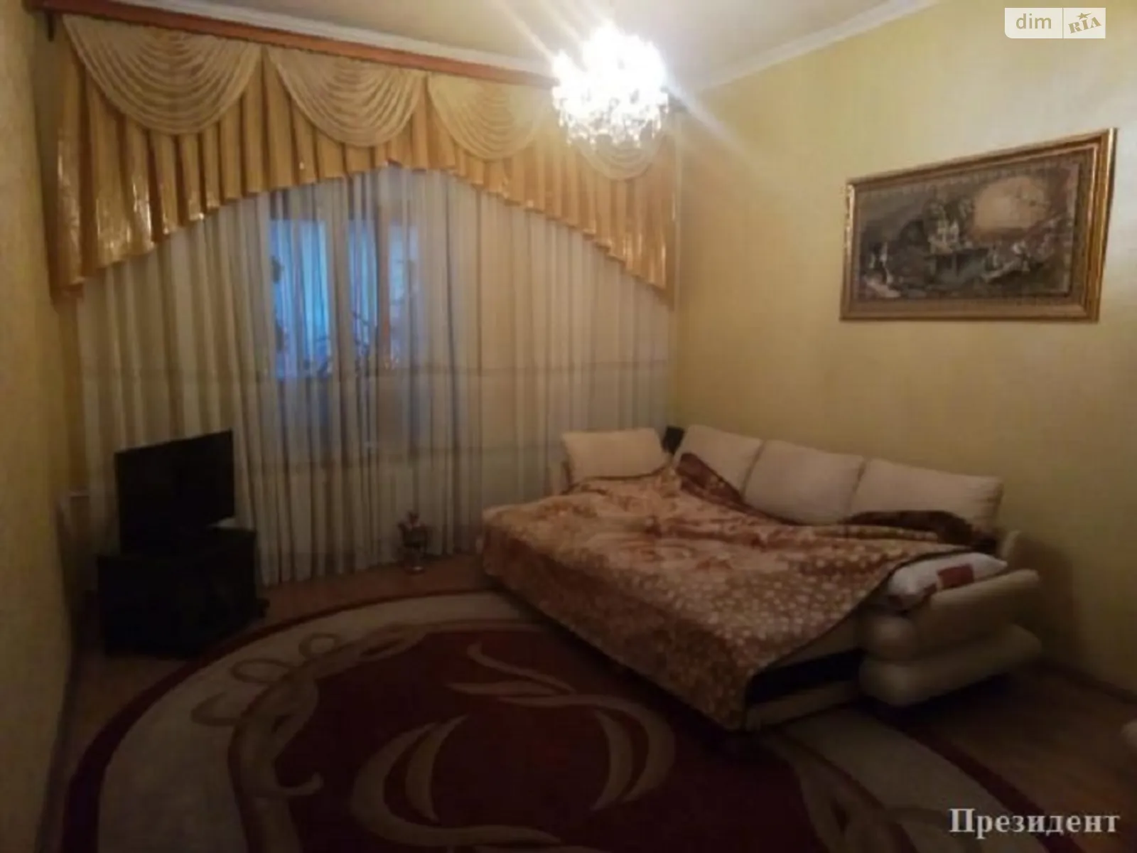 Продается 4-комнатная квартира 130 кв. м в Одессе, ул. Фабричная
