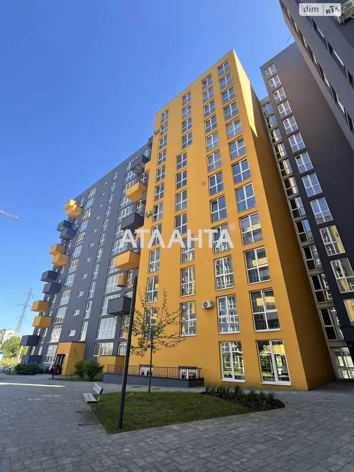 Продается 1-комнатная квартира 45.4 кв. м в Львове, ул. Рудненская