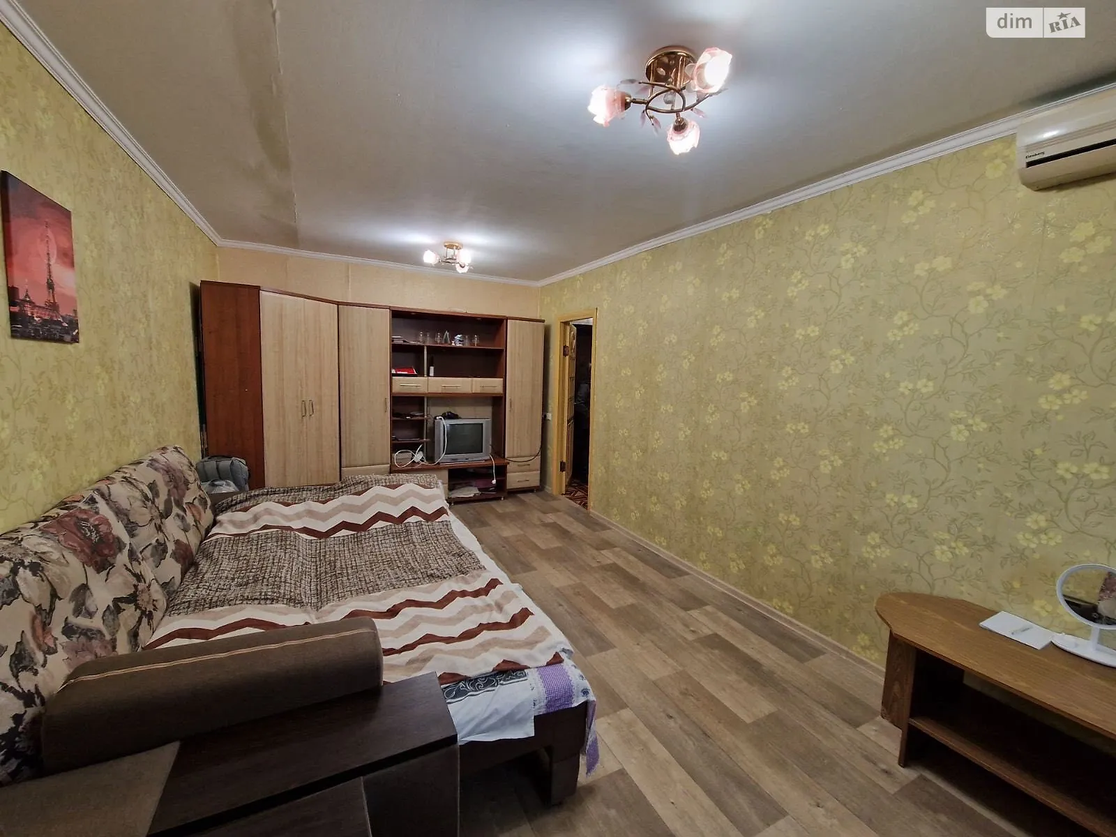 Продается 1-комнатная квартира 32 кв. м в Полтаве, ул. Железная