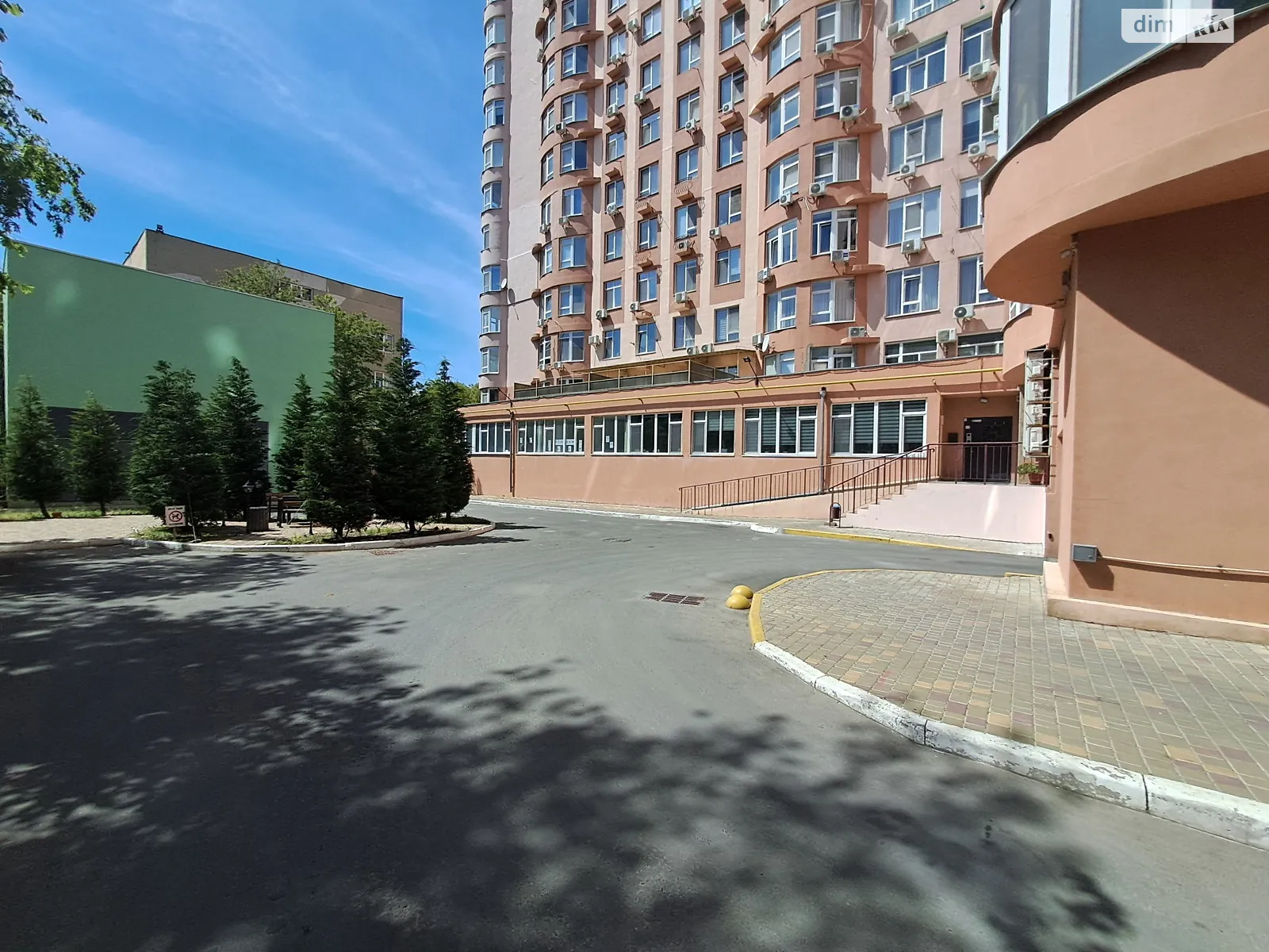 Продается 3-комнатная квартира 80 кв. м в Одессе, ул. Макаренко, 2А - фото 1