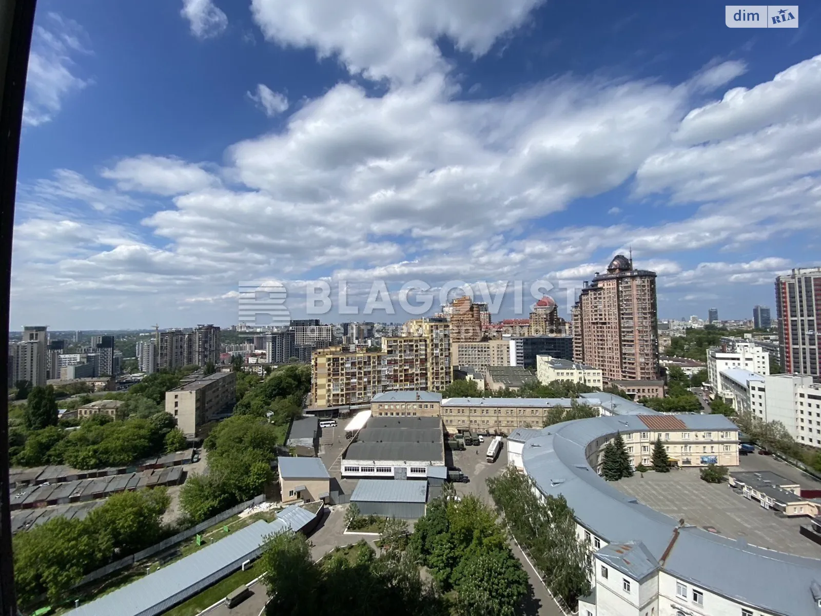 Продается 2-комнатная квартира 86 кв. м в Киеве, ул. Коновальца Евгения, 44А