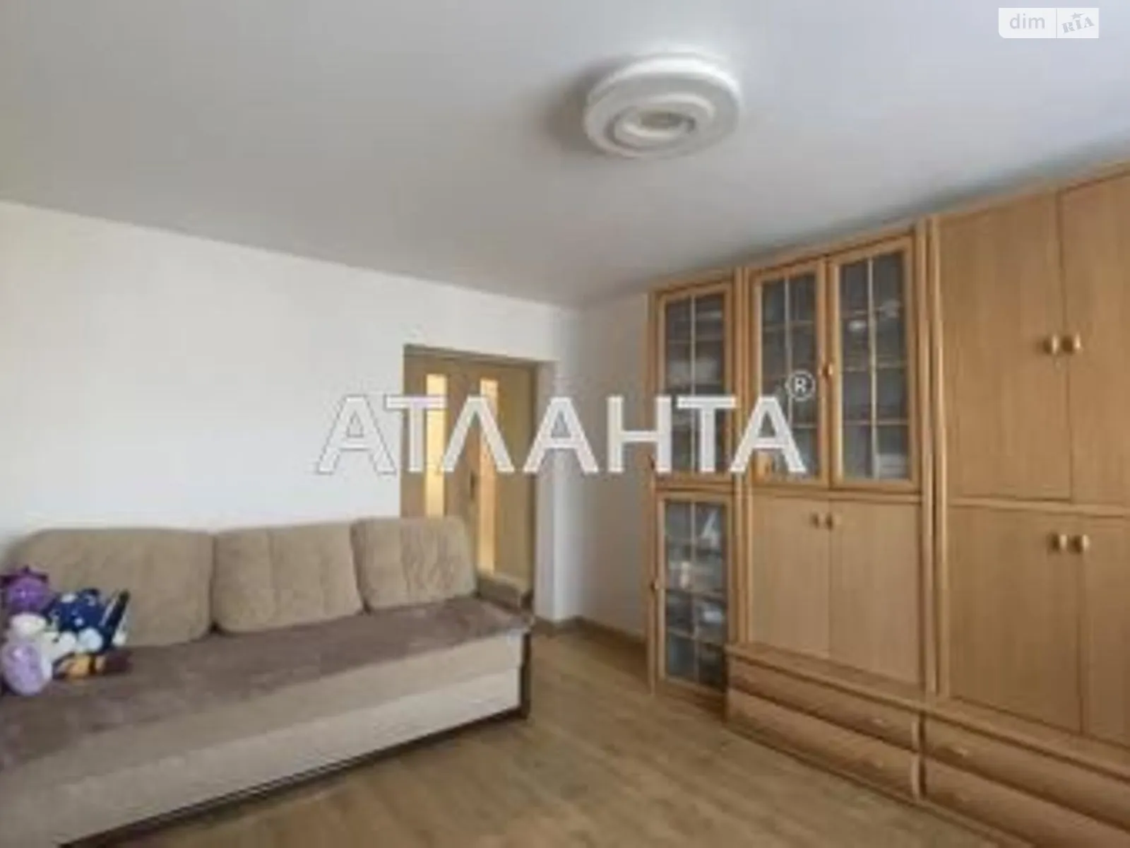 Продается 3-комнатная квартира 93 кв. м в Черновцах - фото 1