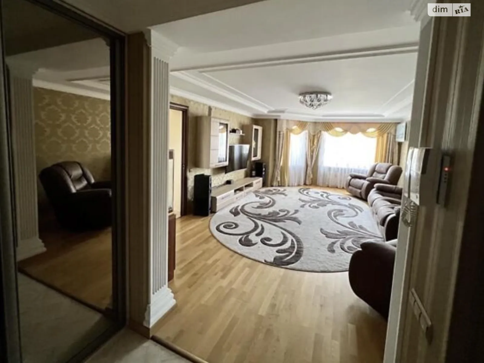 3-комнатная квартира 100 кв. м в Тернополе, ул. Вербицкого Михаила