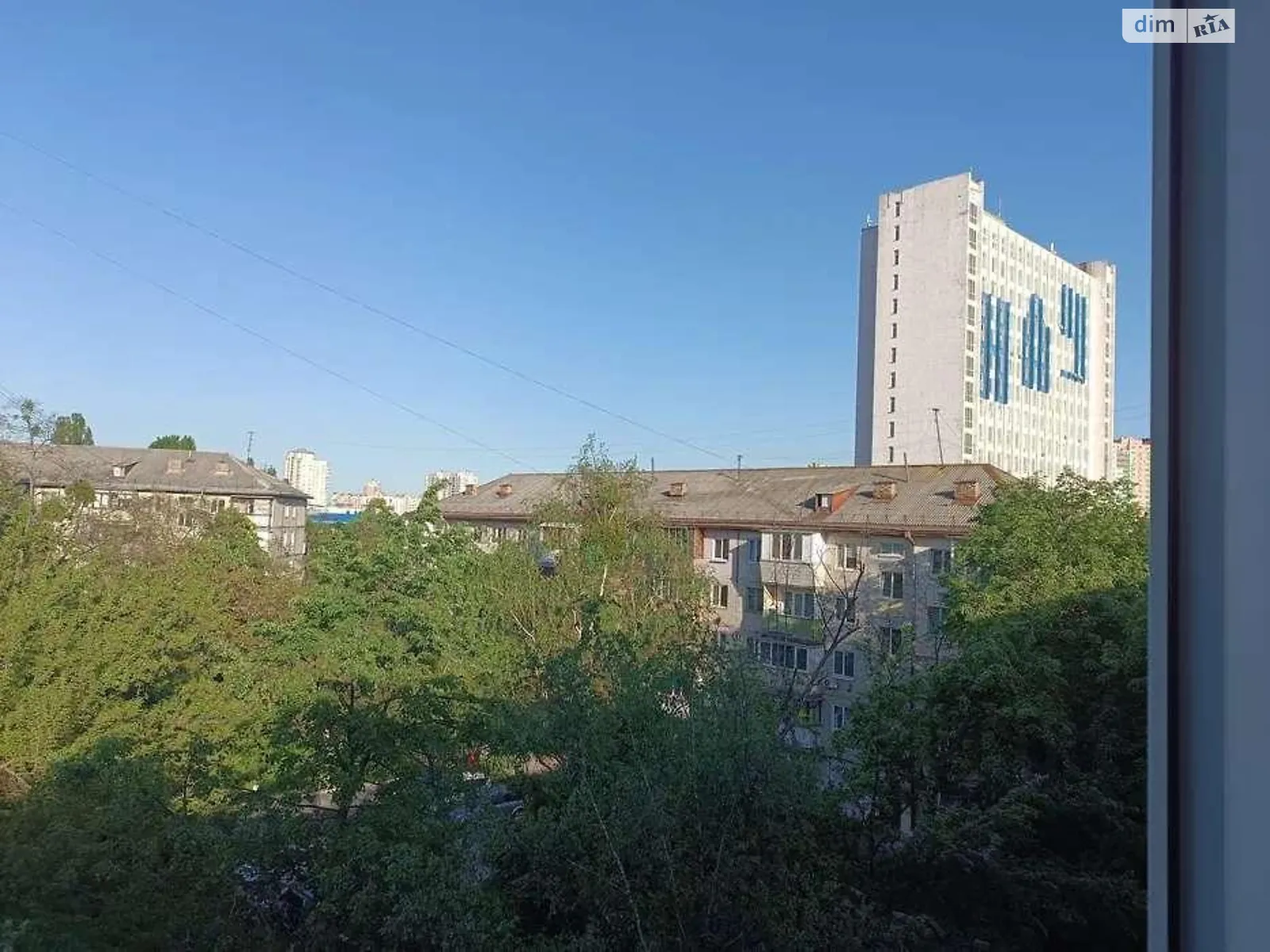 Продается 2-комнатная квартира 46 кв. м в Киеве, ул. Николая Василенко, 25