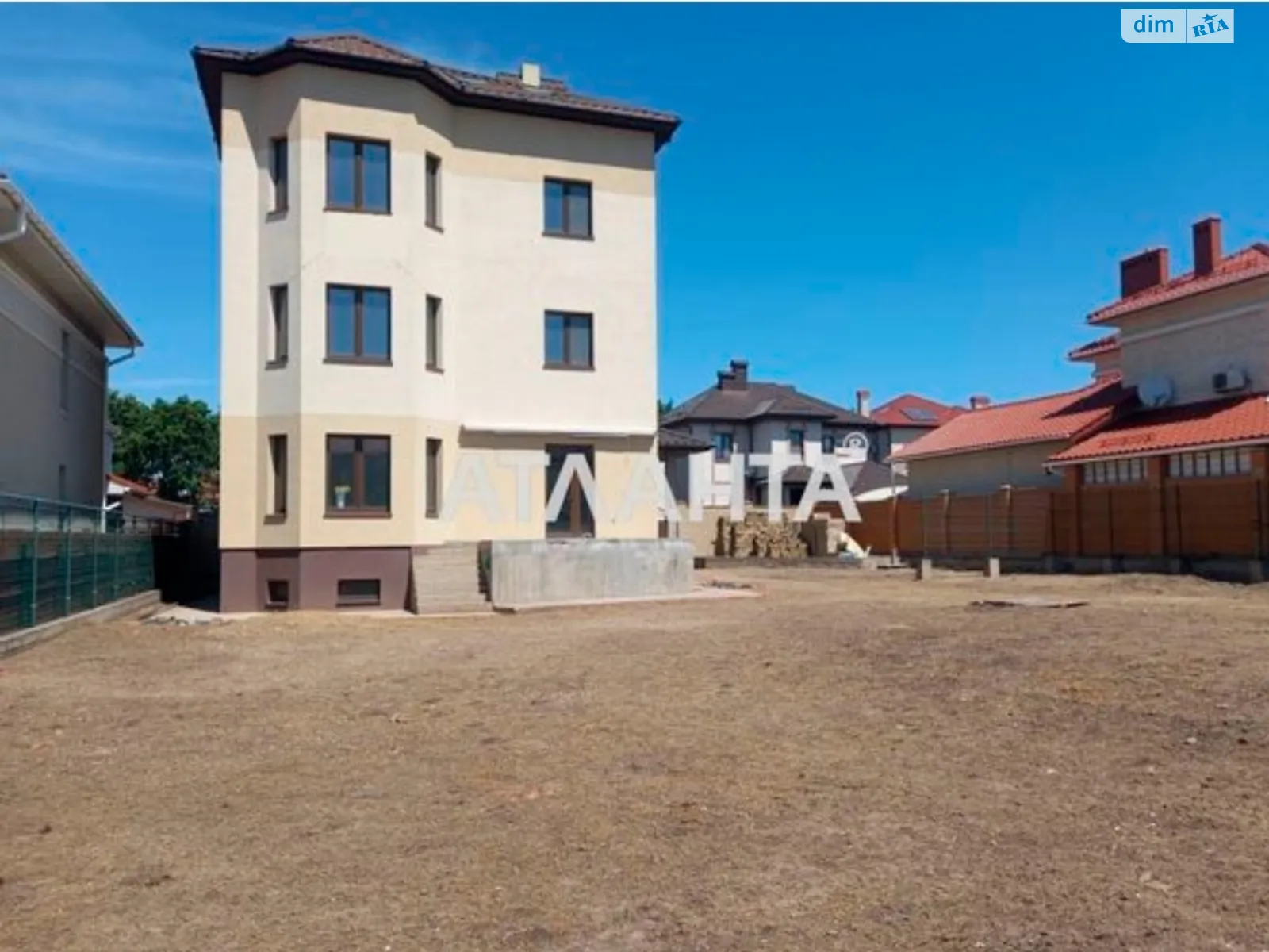 Продается дом на 3 этажа 481 кв. м с бассейном, цена: 490000 $ - фото 1