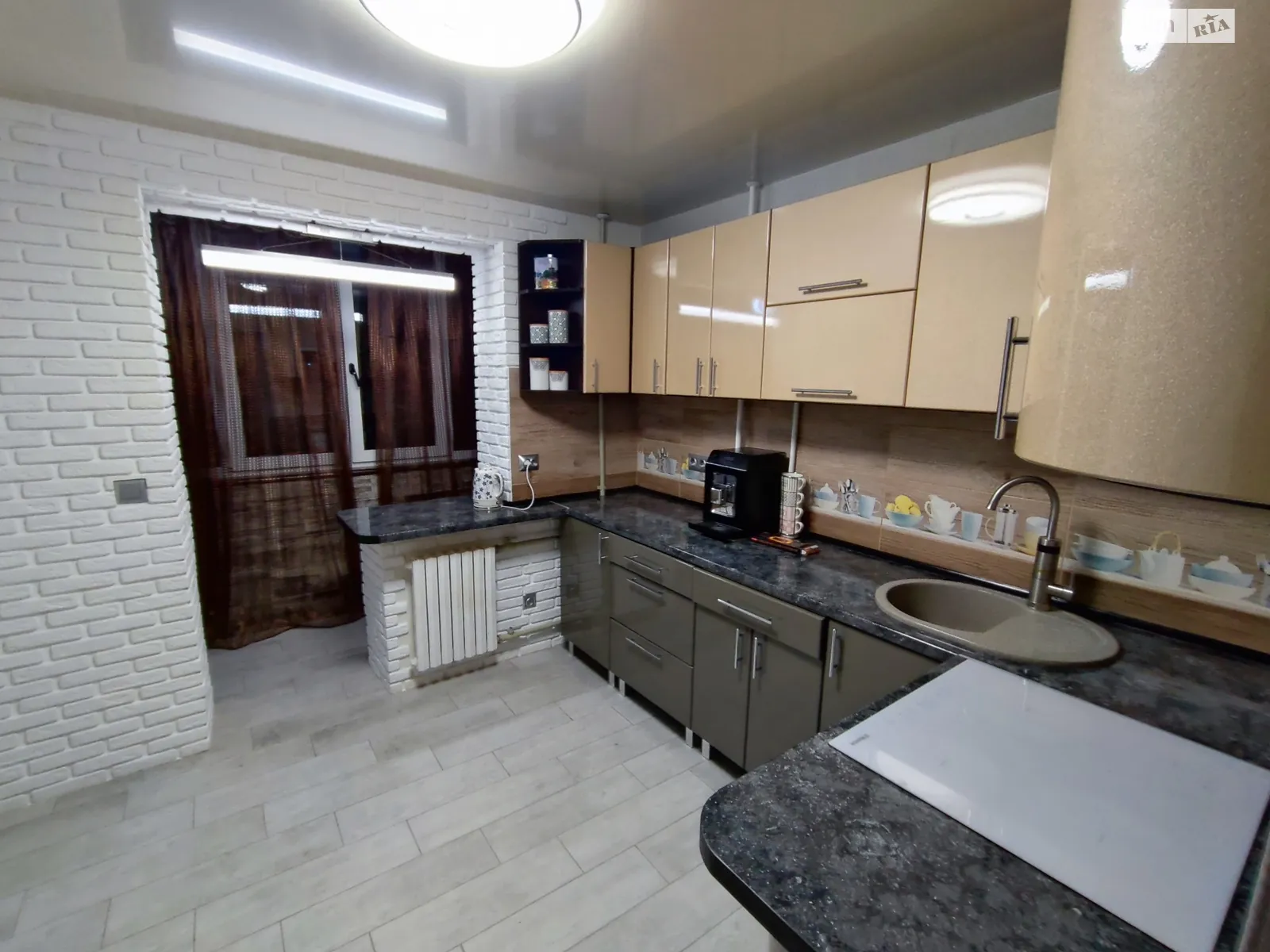 Продается 2-комнатная квартира 60 кв. м в Павлограде, цена: 35000 $