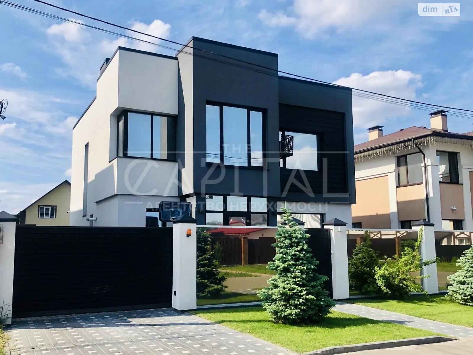 Продается дом на 2 этажа 170 кв. м с бассейном, цена: 550000 $ - фото 1