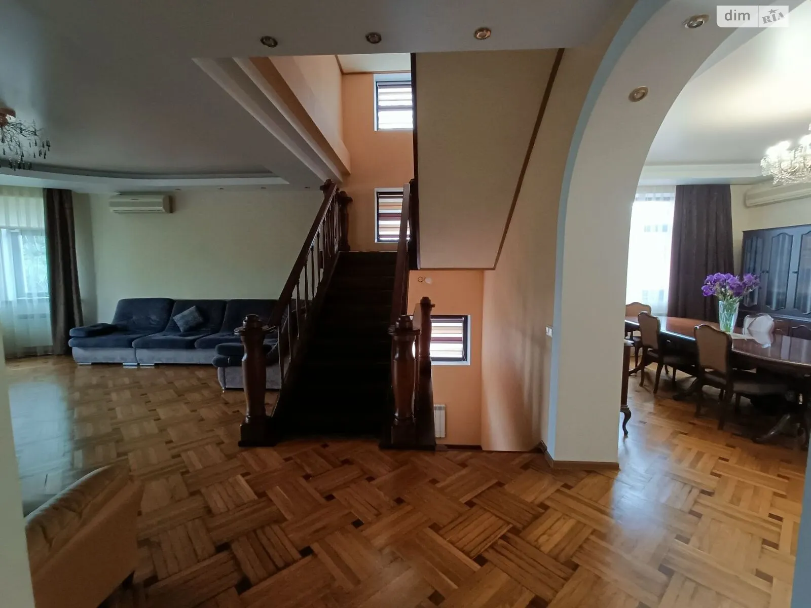 Продается дом на 4 этажа 380 кв. м с подвалом - фото 2