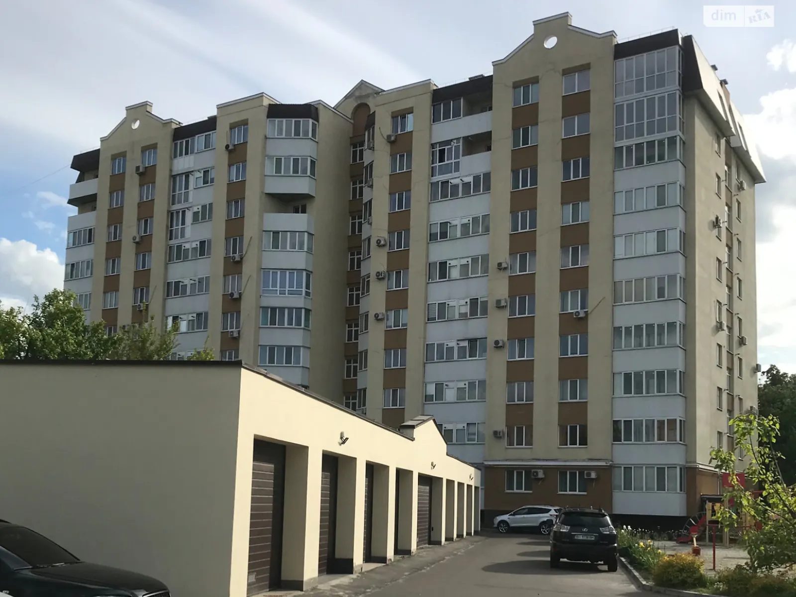 Продается 3-комнатная квартира 105 кв. м в Миргороде