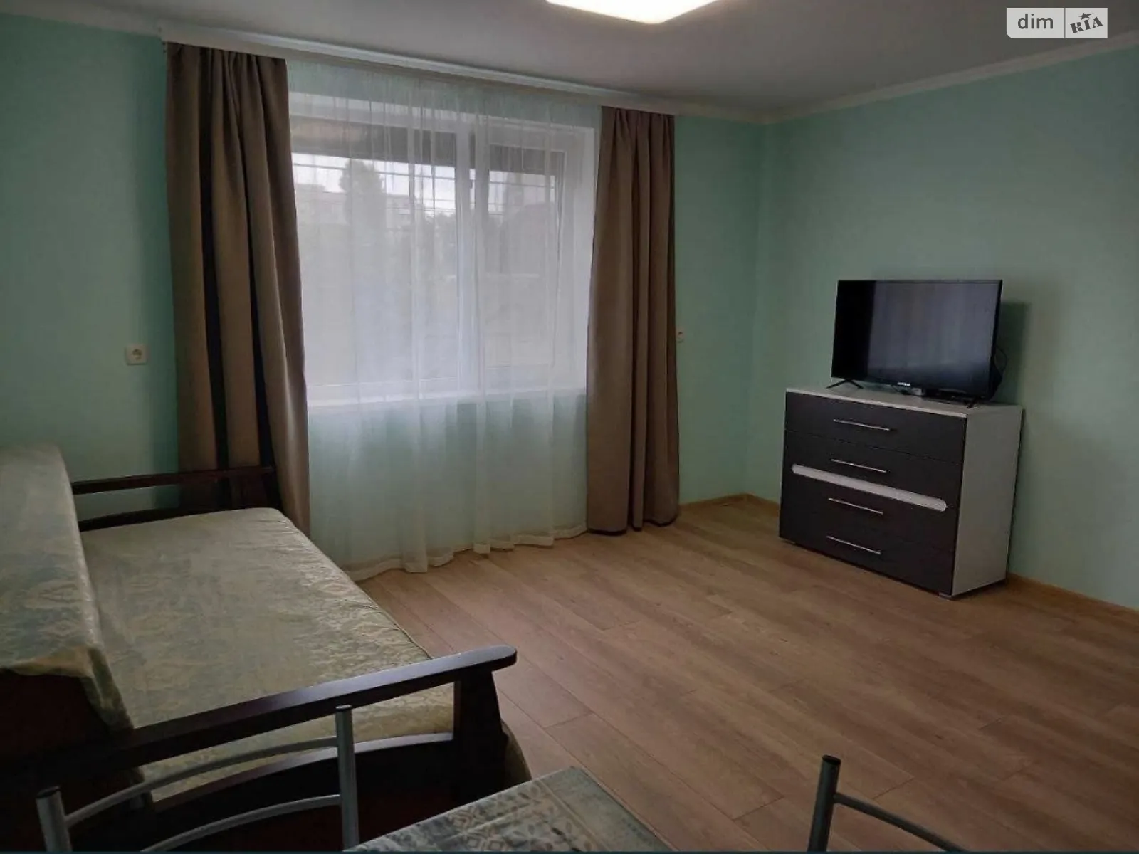 Здається в оренду кімната 30 кв. м у Чорноморську, цена: 5000 грн