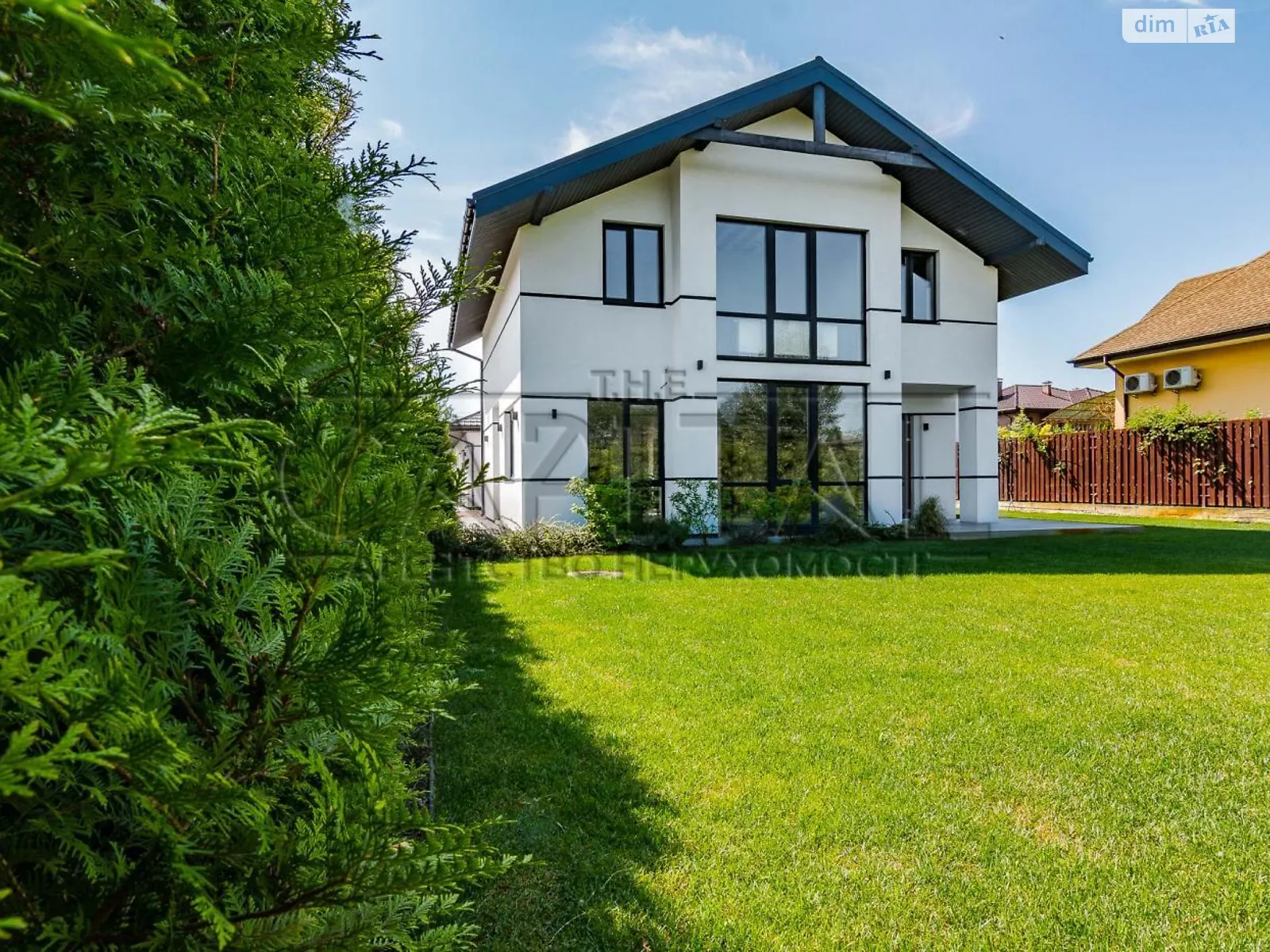 Продается дом на 2 этажа 143 кв. м с верандой, цена: 165000 $ - фото 1