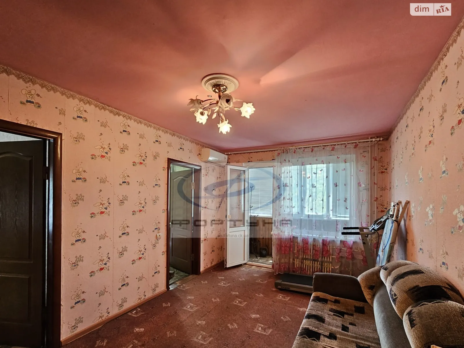 Продается 4-комнатная квартира 61.7 кв. м в Черкассах - фото 1