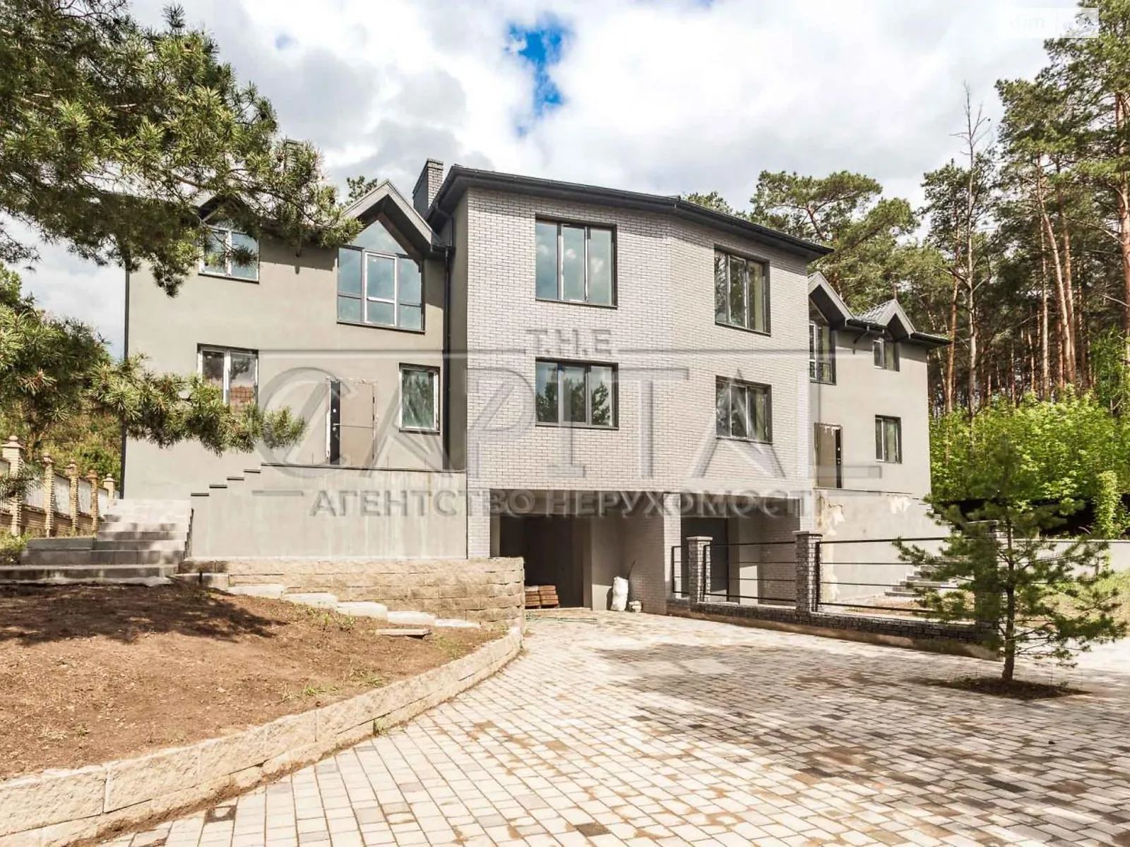 Продається частина будинку 315 кв. м з ділянкою, цена: 245000 $ - фото 1