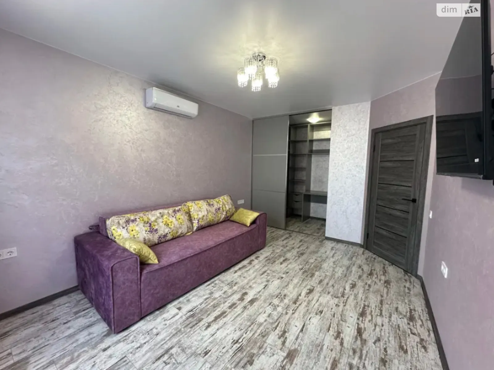 Сдается в аренду 1-комнатная квартира 45 кв. м в Чернигове, цена: 12000 грн