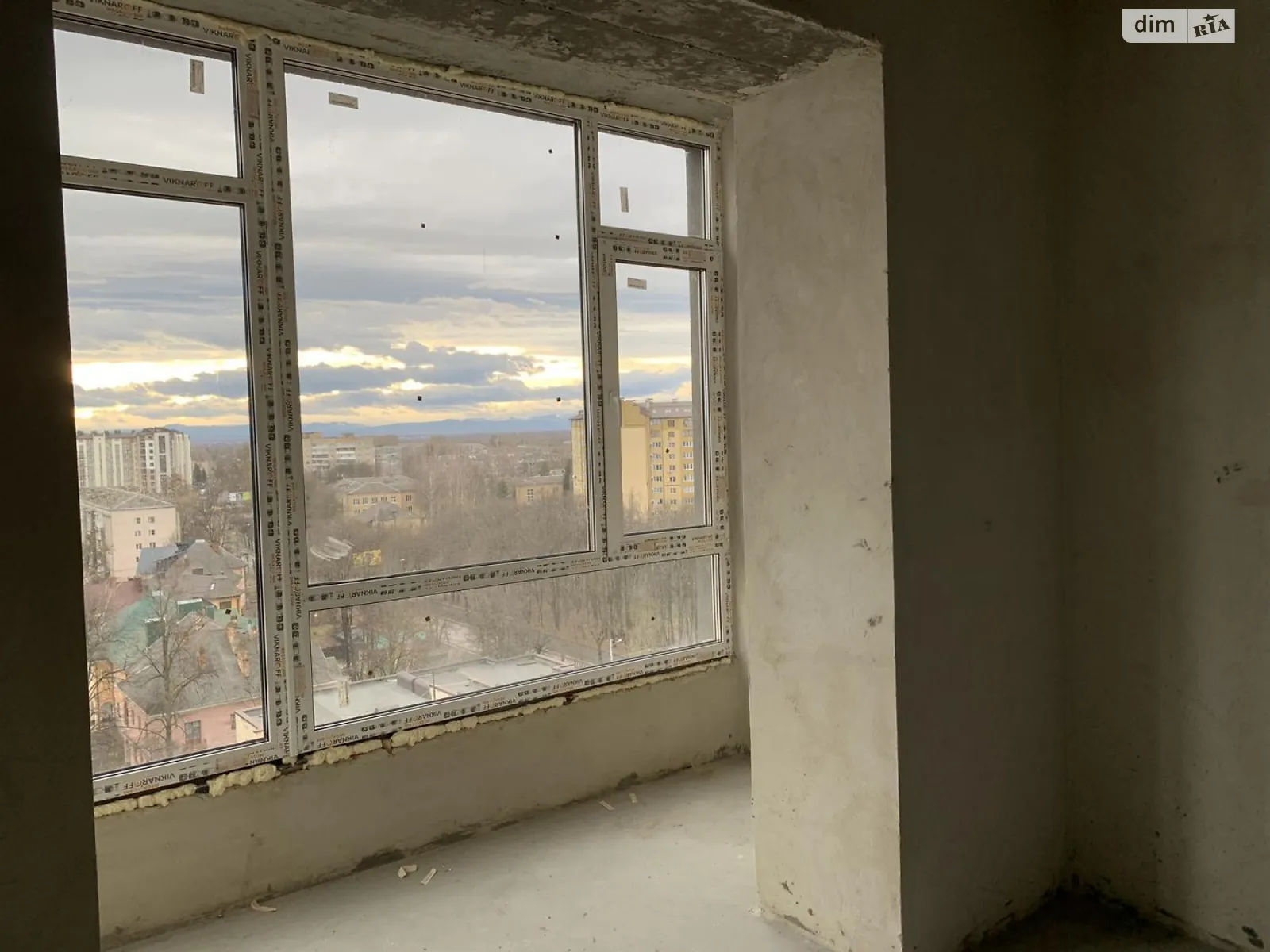 Продается 1-комнатная квартира 40 кв. м в Ивано-Франковске, ул. Волошина Августина