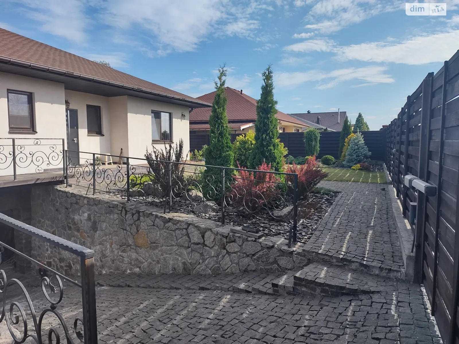Продається одноповерховий будинок 185 кв. м з подвалом, цена: 210000 $ - фото 1