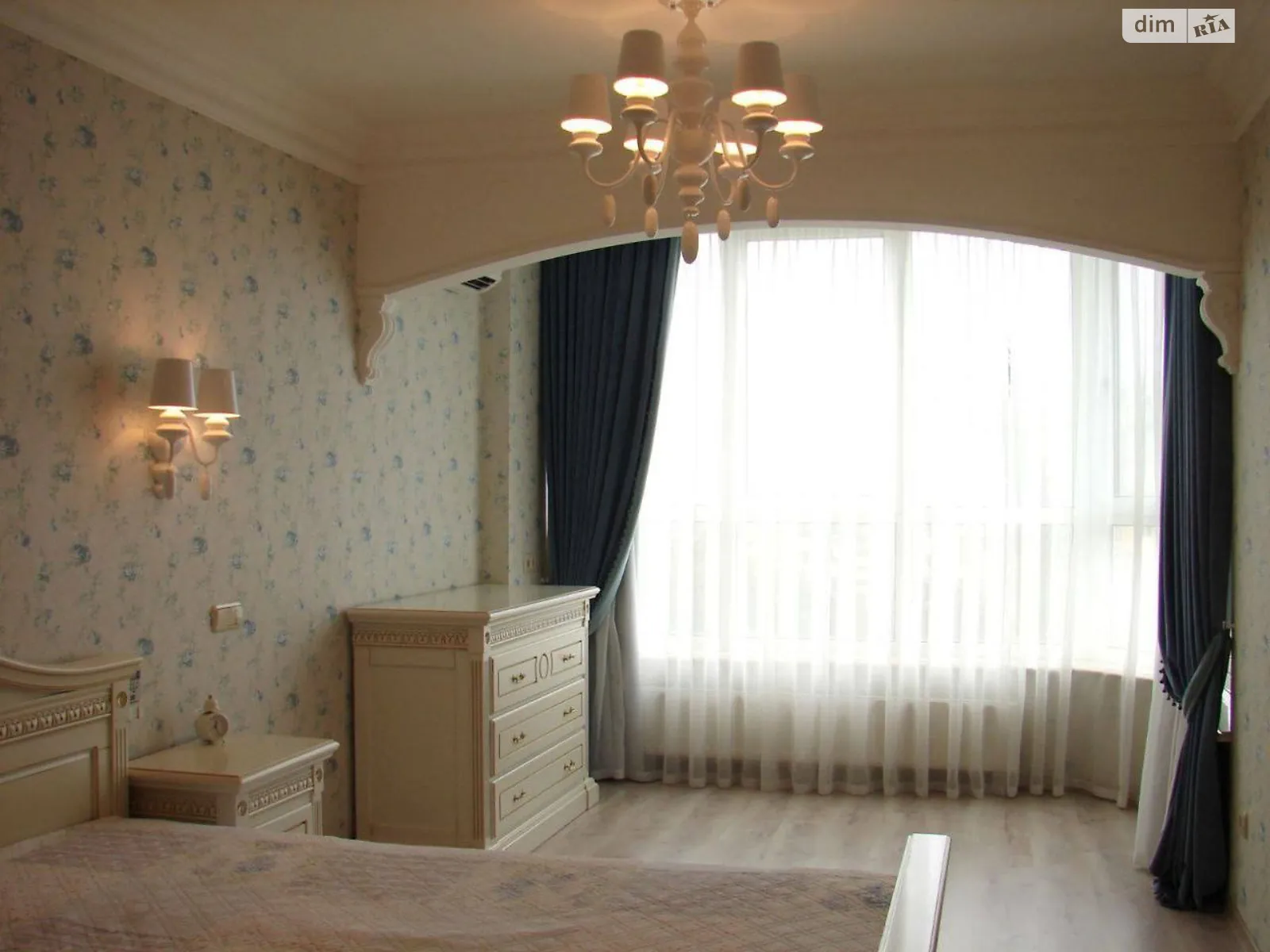 Продається 2-кімнатна квартира 103 кв. м у Одесі, просп. Академіка Глушка, 32 - фото 1
