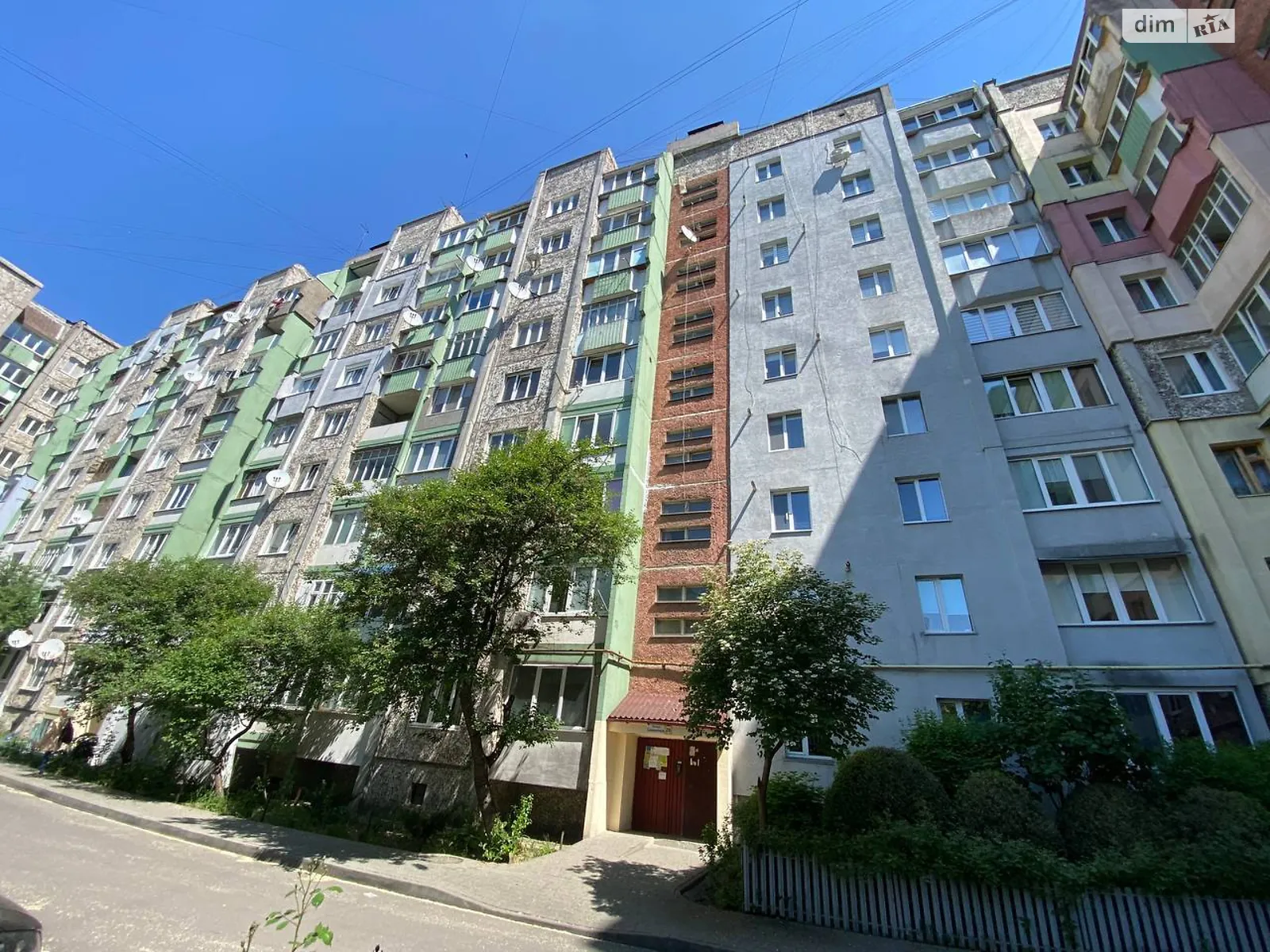 Продается 1-комнатная квартира 37 кв. м в Ивано-Франковске, ул. Симоненко Василия, 26