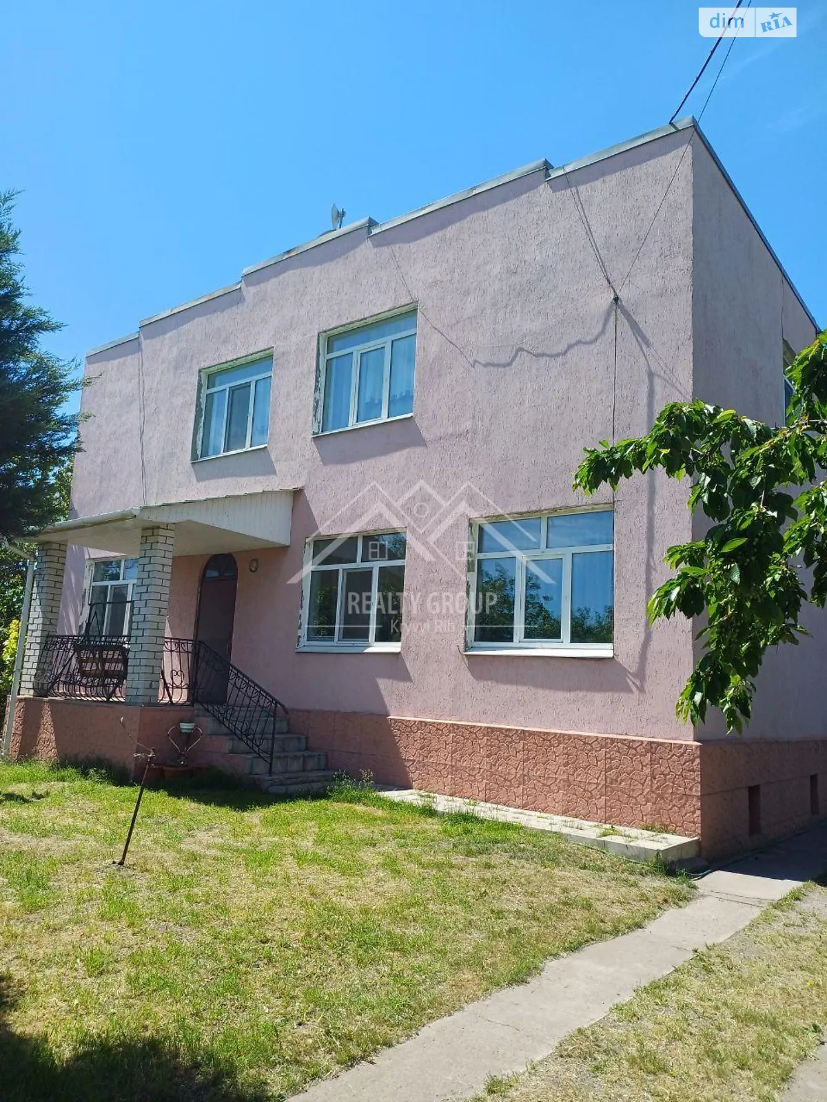 Продается дом на 3 этажа 265.7 кв. м с садом, цена: 15000 $ - фото 1