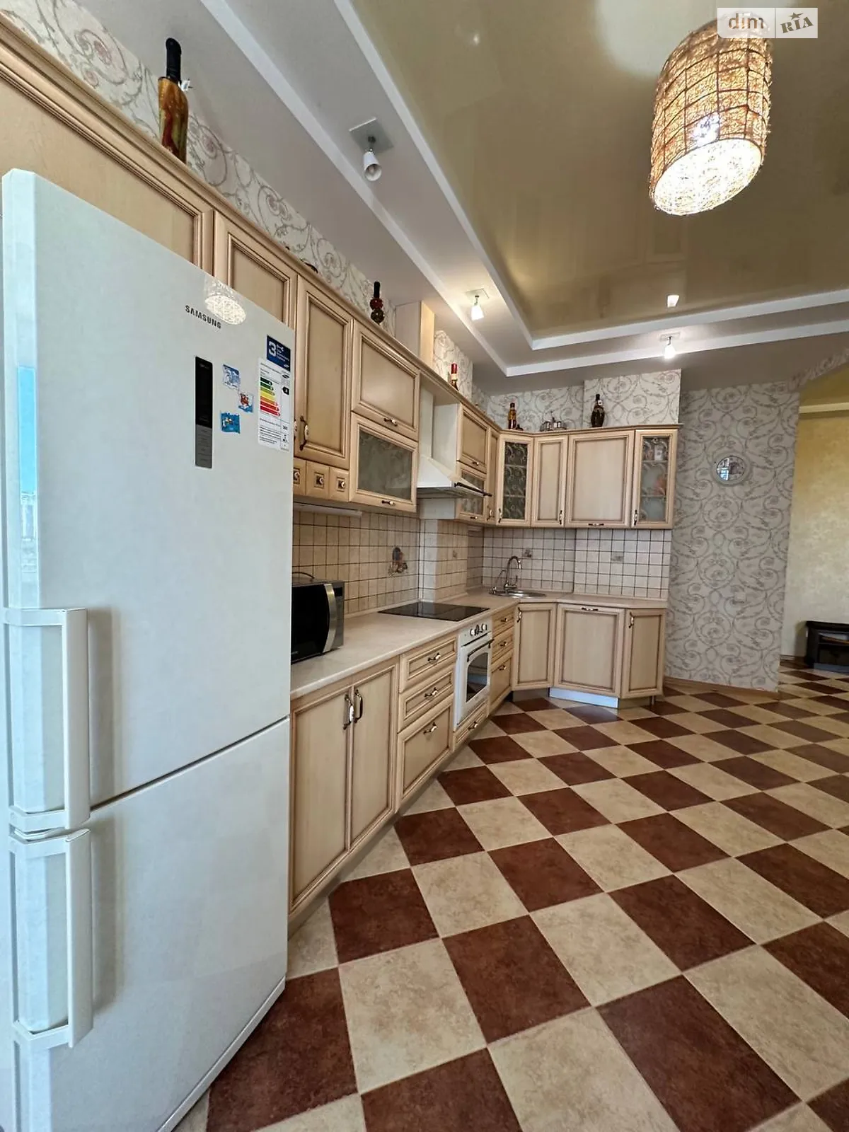 Продається 1-кімнатна квартира 65.6 кв. м у Одесі, плато Гагарінське, 5А/1 - фото 1