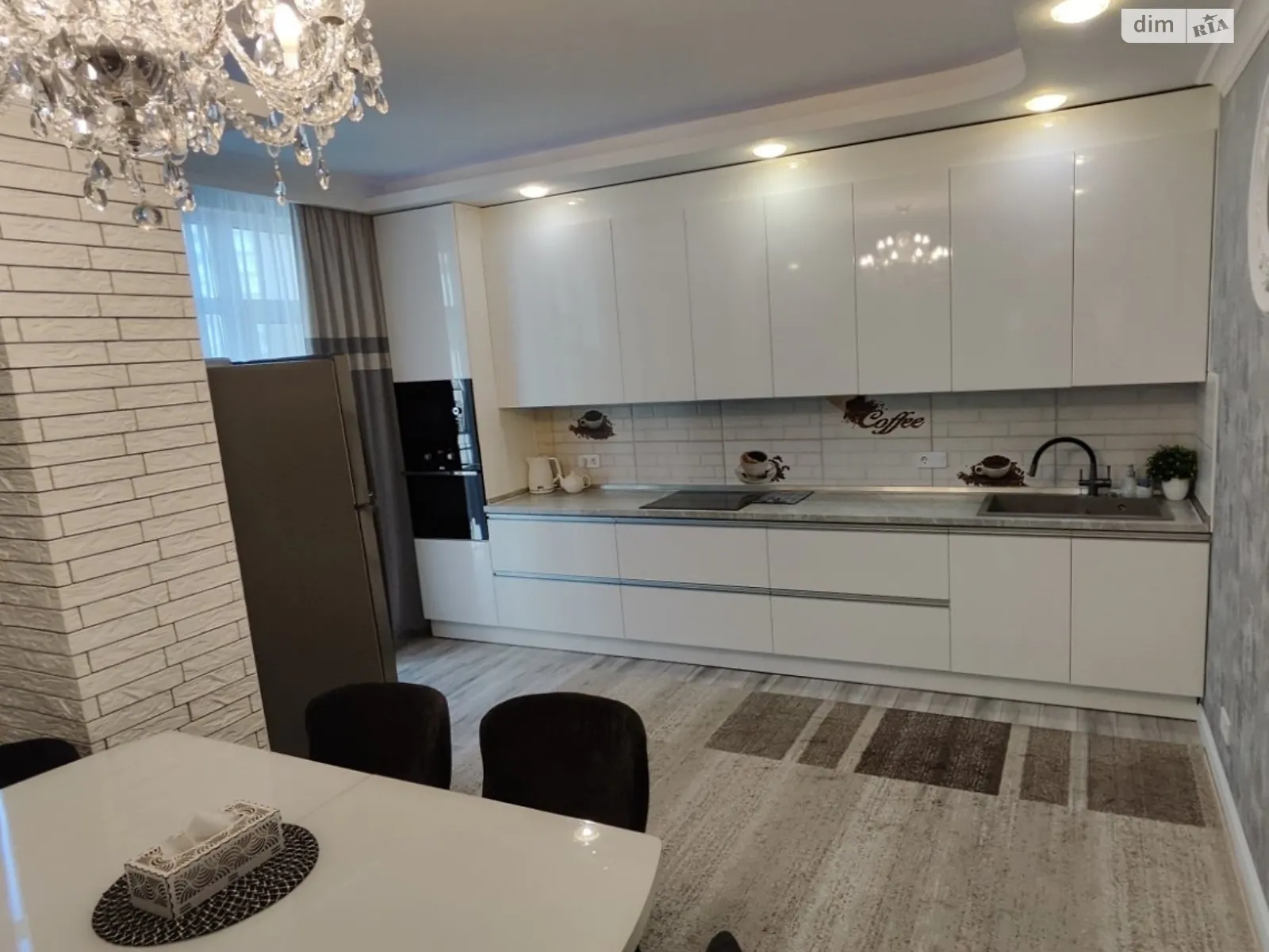 Продается 3-комнатная квартира 104 кв. м в Одессе, ул. Березовая - фото 1