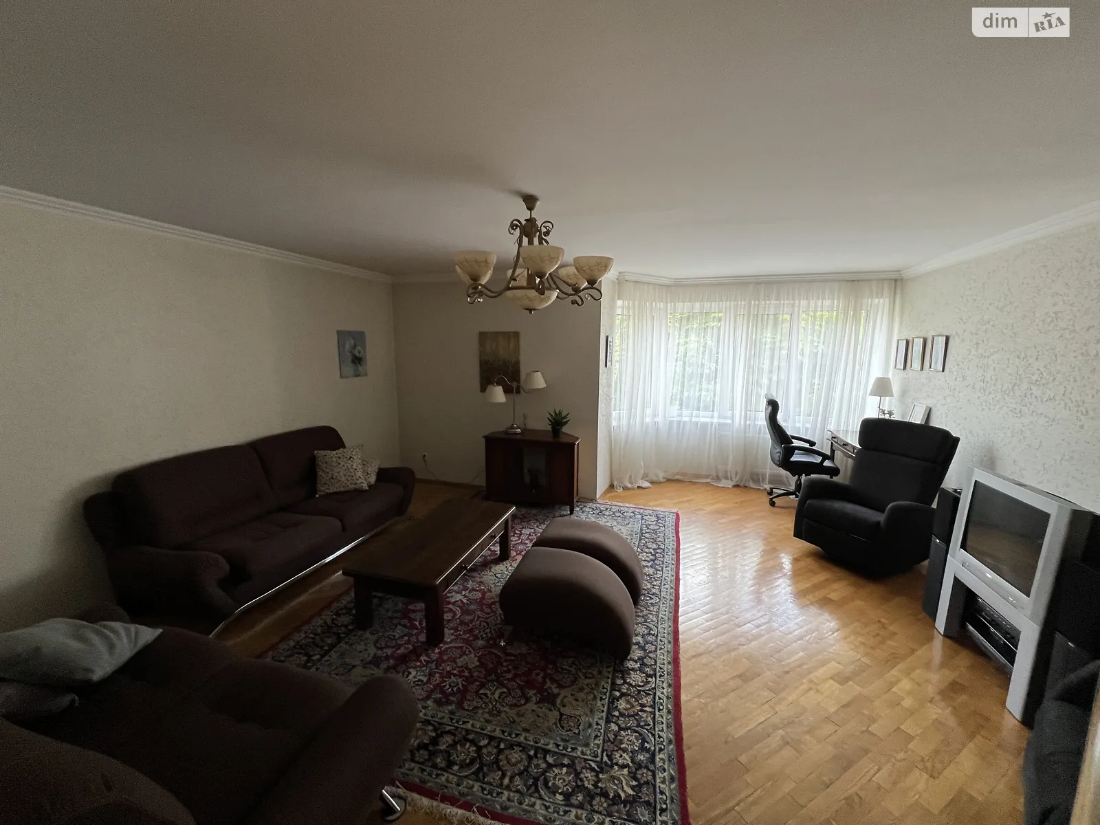 3-кімнатна квартира 110 кв. м у Луцьку, цена: 800 $