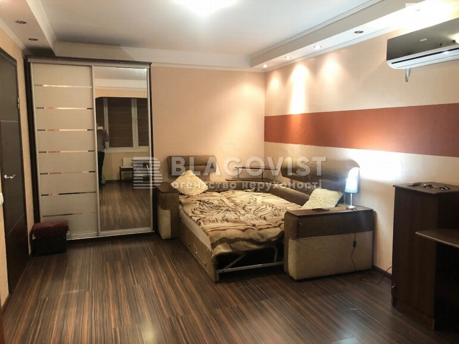 Продается 1-комнатная квартира 34 кв. м в Киеве, ул. Автозаводская, 25 - фото 1