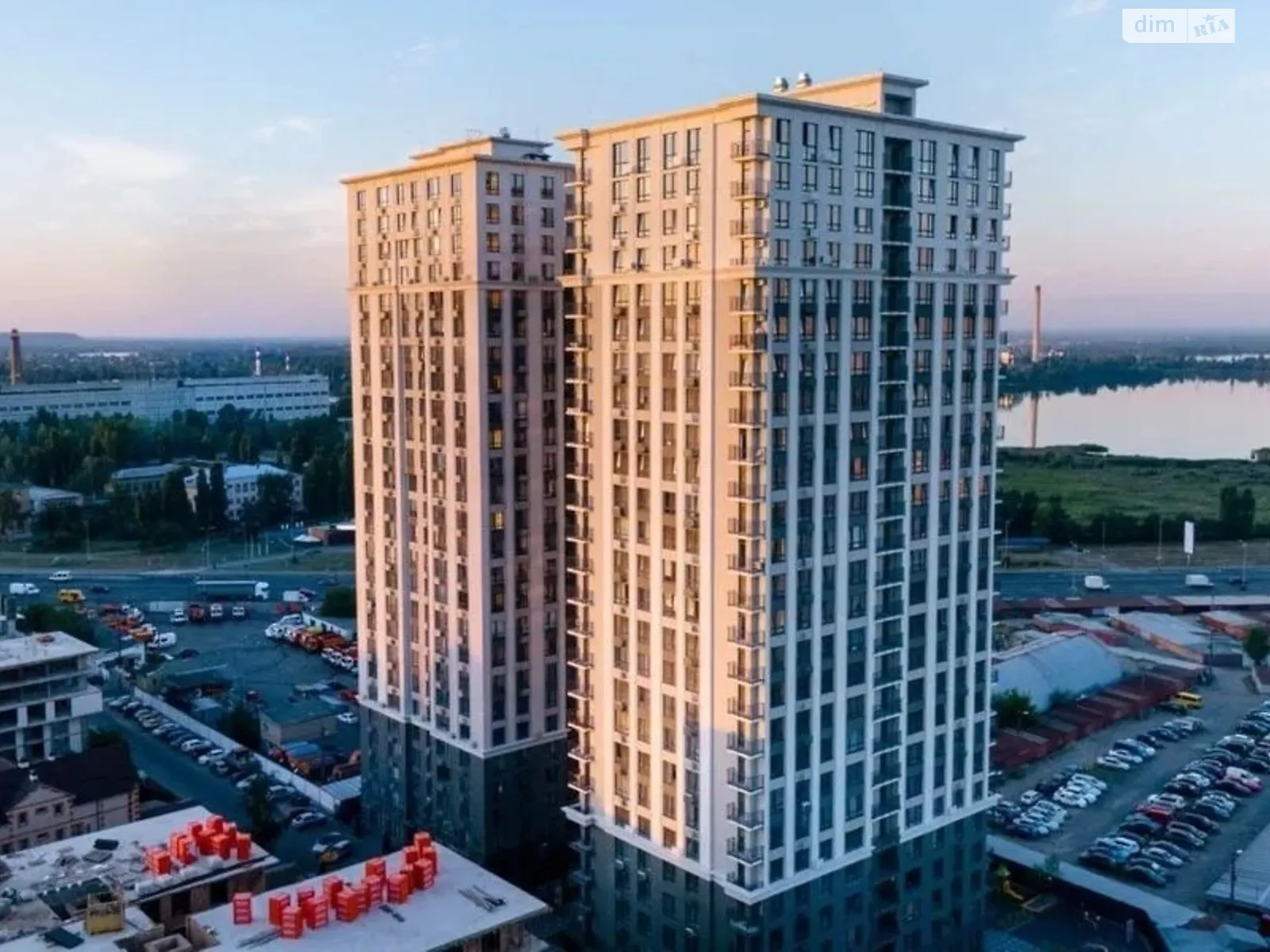 Продается 1-комнатная квартира 47 кв. м в Киеве, ул. Каменская, 128