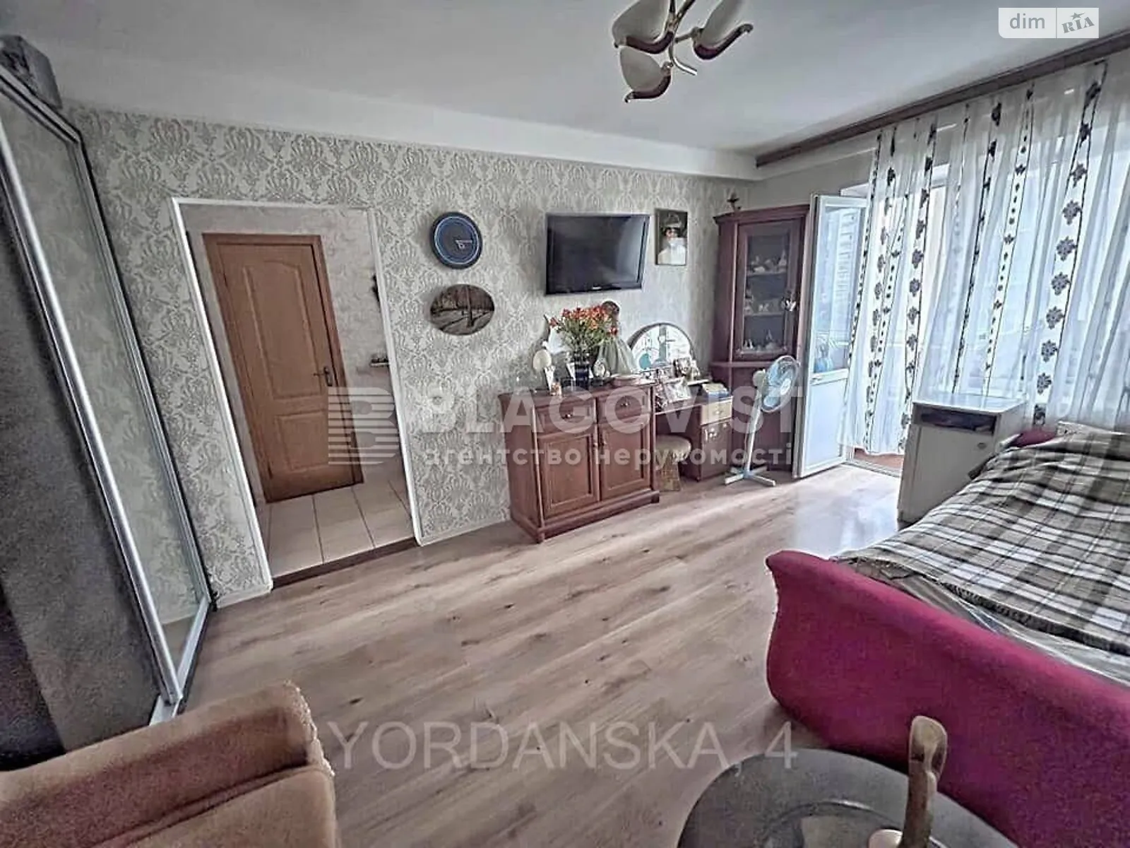 Продается 1-комнатная квартира 29 кв. м в Киеве, ул. Иорданская, 4 - фото 1