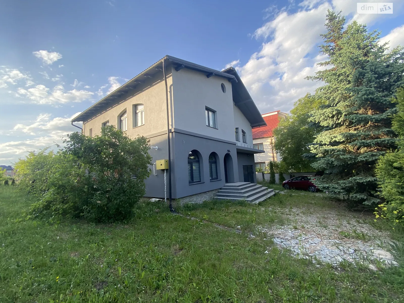 Продается дом на 2 этажа 220 кв. м с гаражом, цена: 220000 $ - фото 1