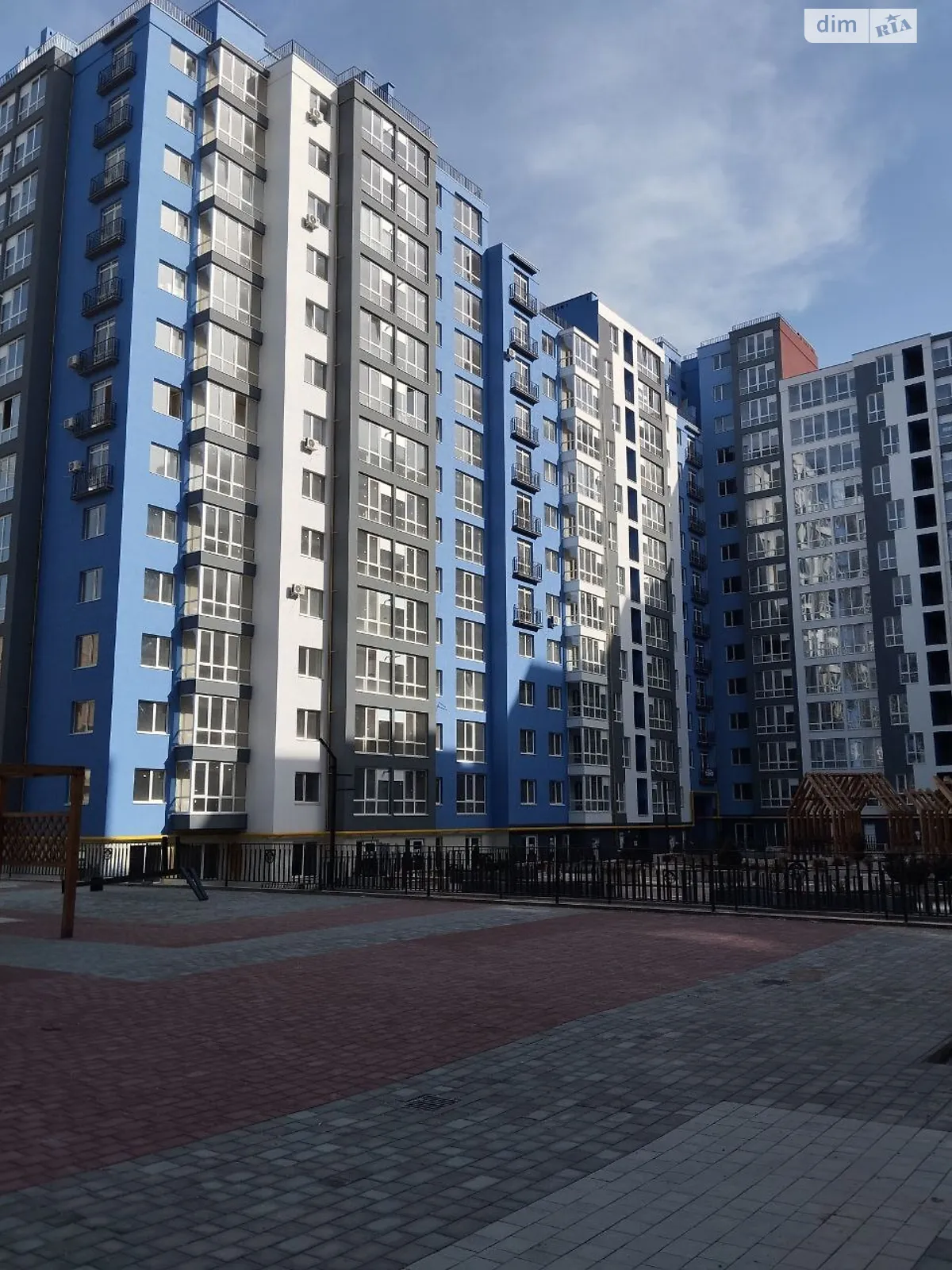 Продается 2-комнатная квартира 65.7 кв. м в Ивано-Франковске, ул. Княгинин - фото 1