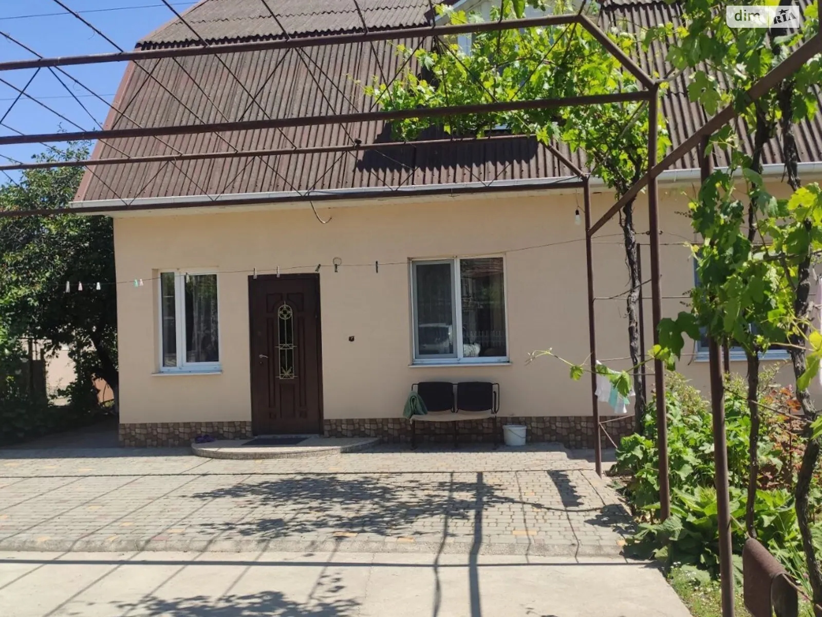 Продается дом на 2 этажа 121 кв. м с садом, цена: 140000 $ - фото 1