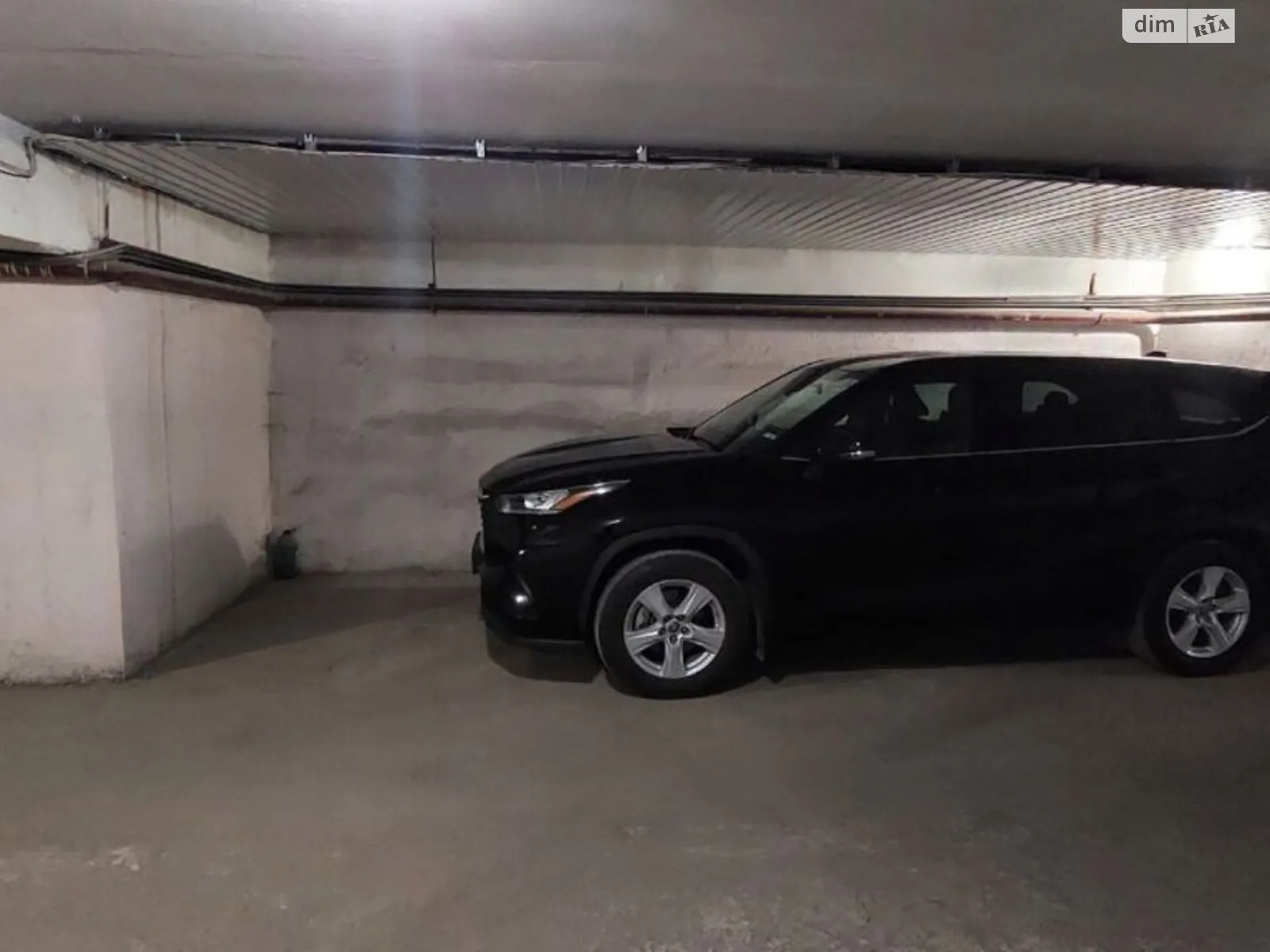 Продается подземный паркинг под легковое авто на 14.2 кв. м, цена: 30000 $ - фото 1