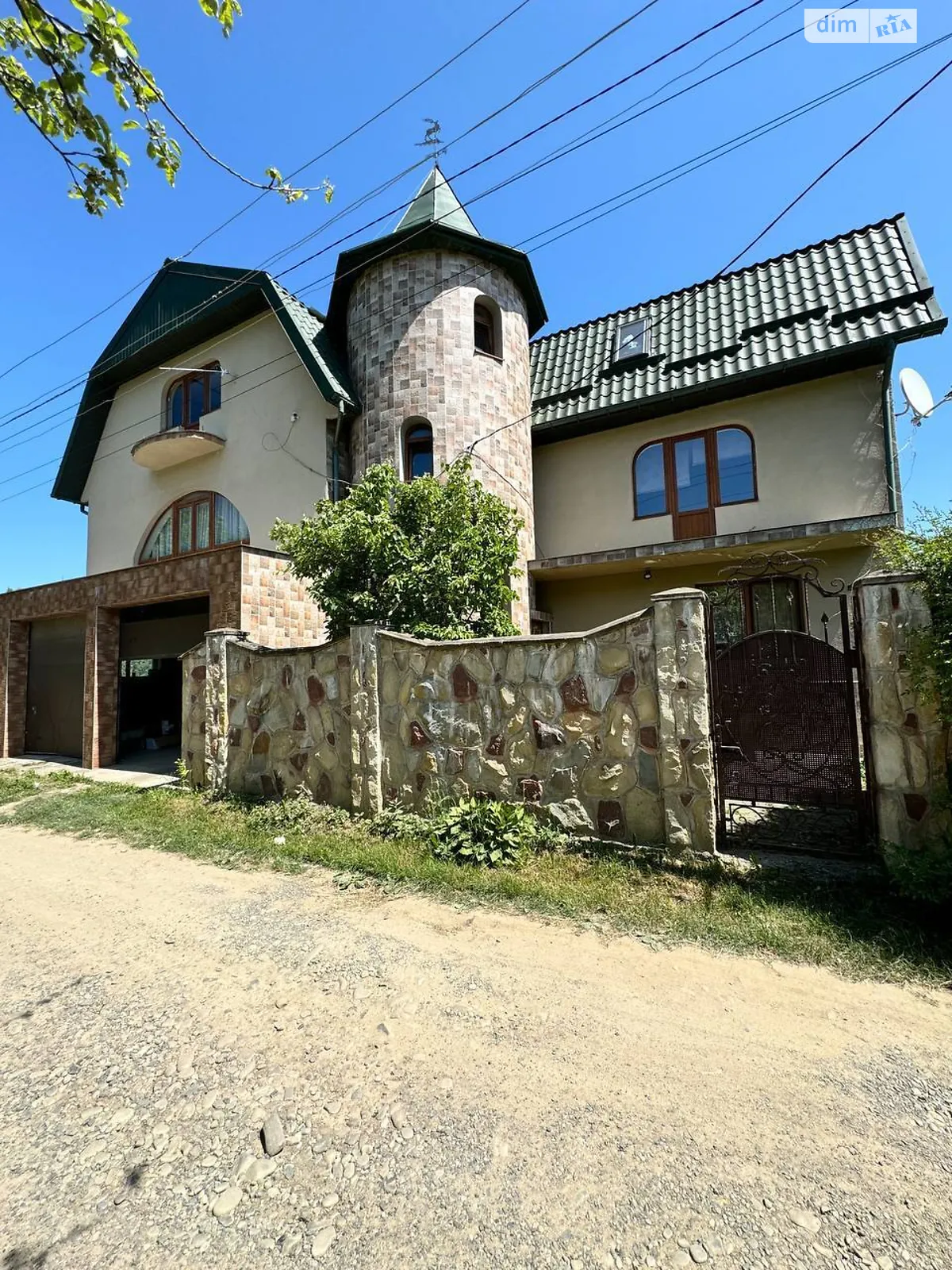 Продается дом на 3 этажа 435 кв. м с камином, цена: 250000 $ - фото 1